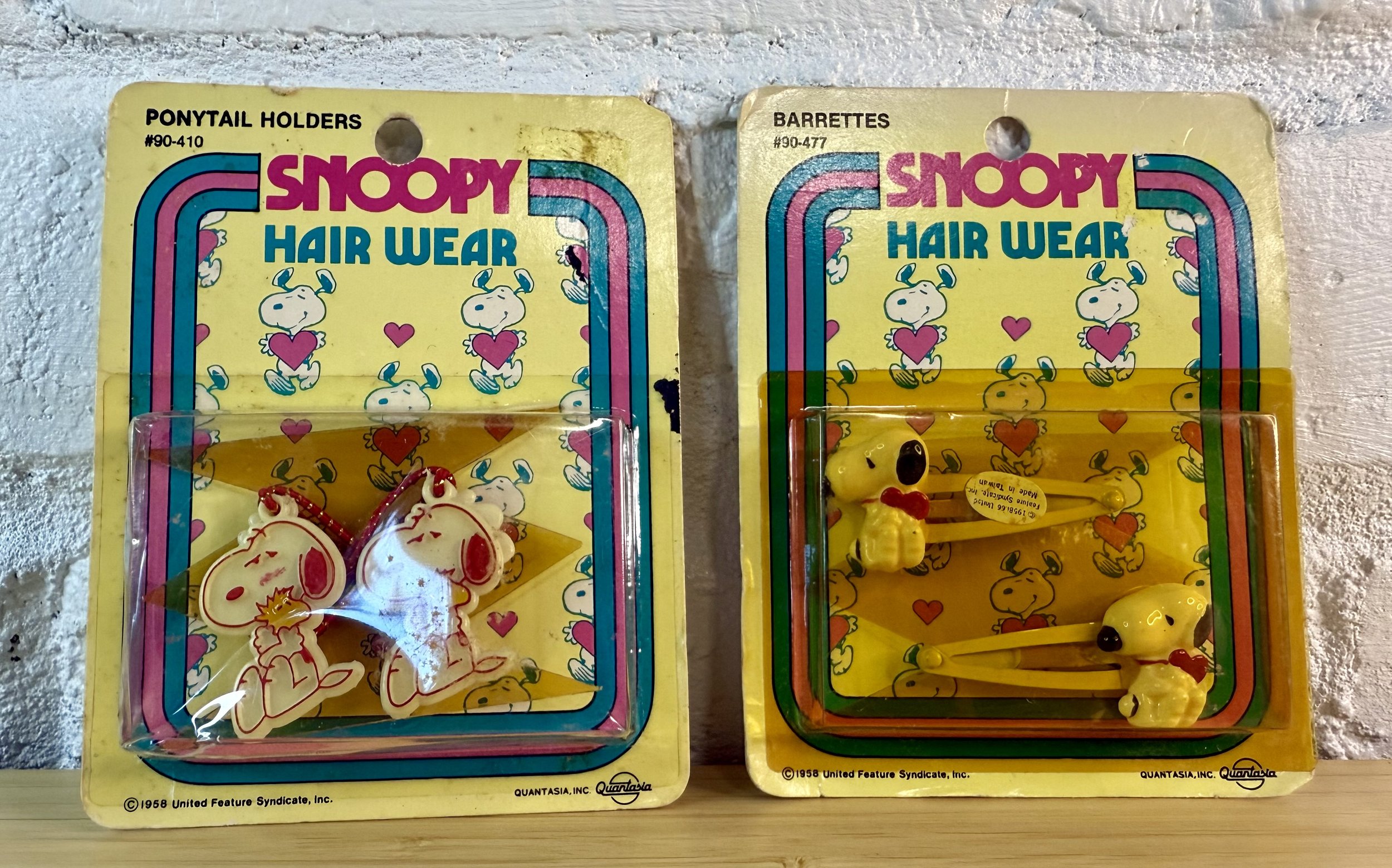 Aviva Snoopy Hair Wear Ponytail Holder and Barrettes
