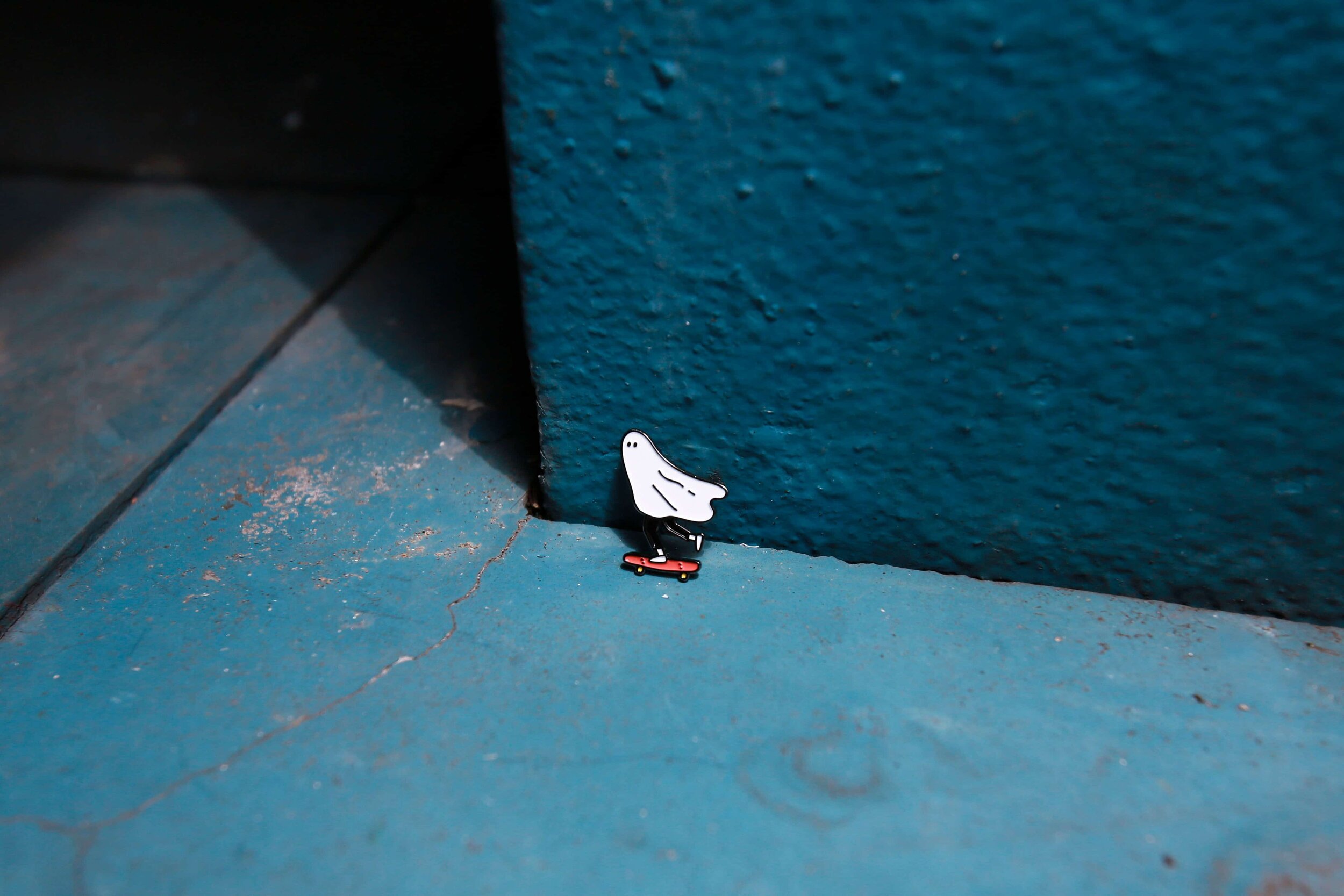 skateboard_ghost_red+%285%29.jpg