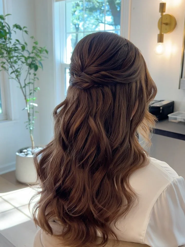 All the girls wanted half ups that day&hellip; and honestly, I get it 😌💕 
It&rsquo;s that perfect balance you get to wear your hair down, but it stays out of the way. 

I never get tired of a half up moment! Which one&rsquo;s your fave?

Event book