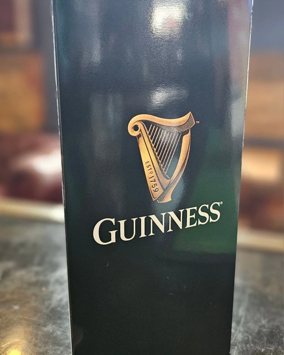 It's Guinness weather tonight!

 #adelaidepubs #adelaidebars #thebarton #supportlocal #SouthwarkHotel #southwarkpub #guinness