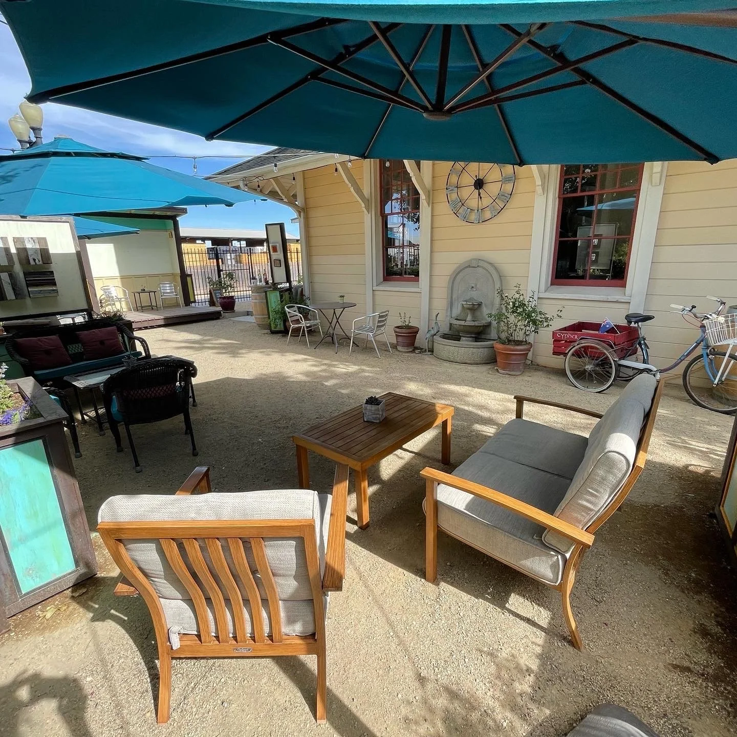 Cypher Tasting Lounge Patio 3.JPG