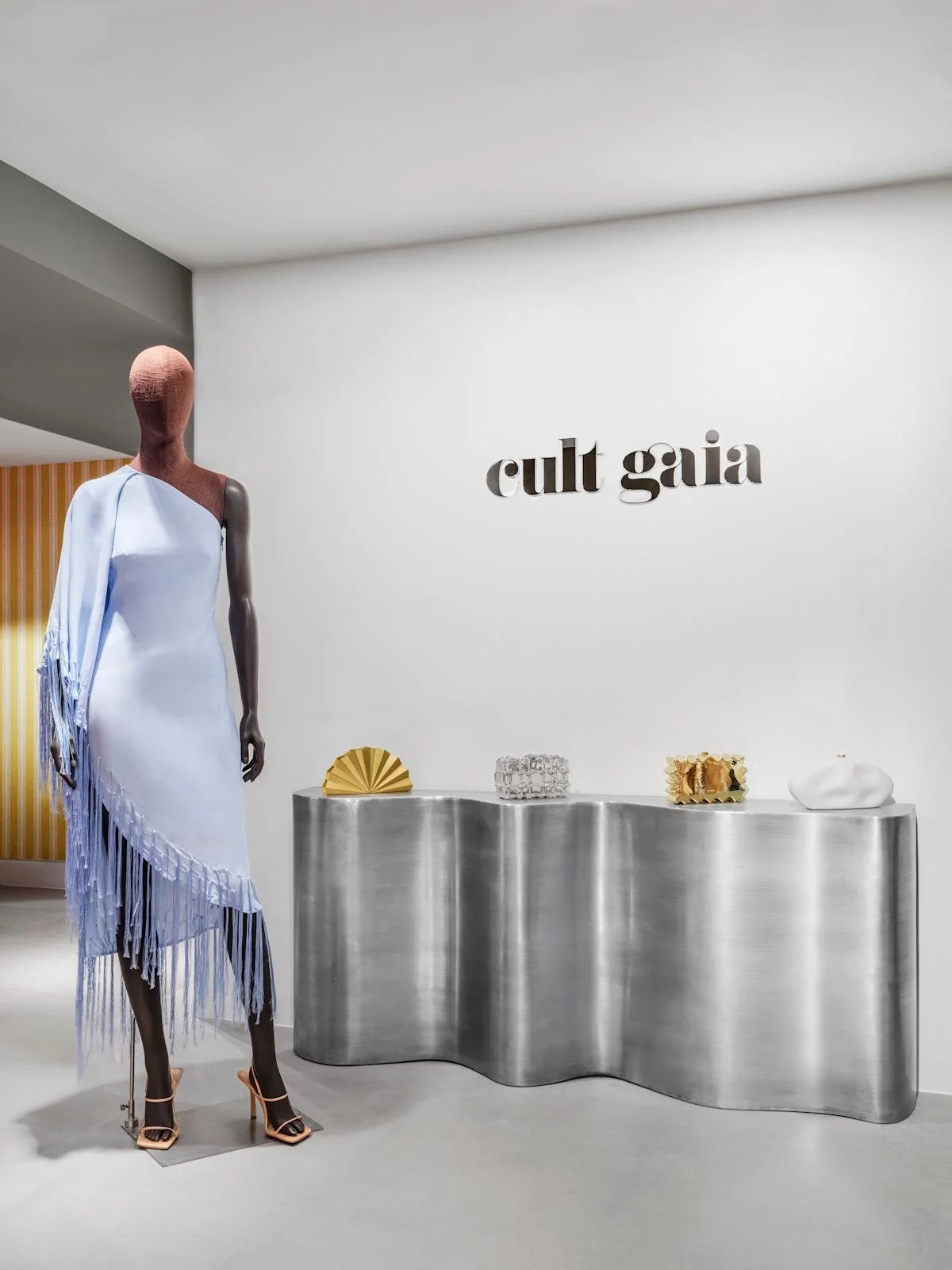Cult Gaia Pedestal