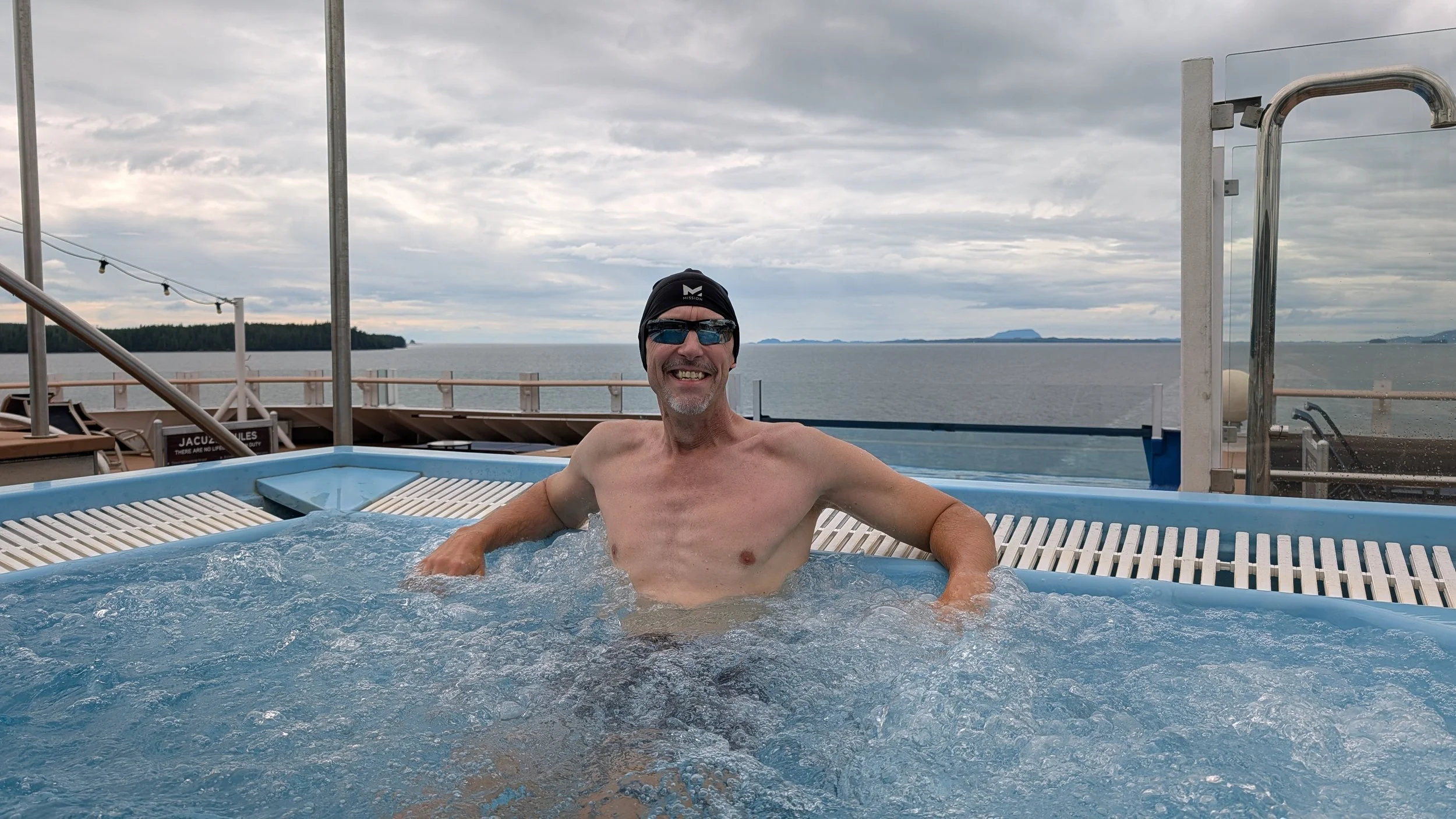 MS Roald Amundsen features hot tubs and a heated pool