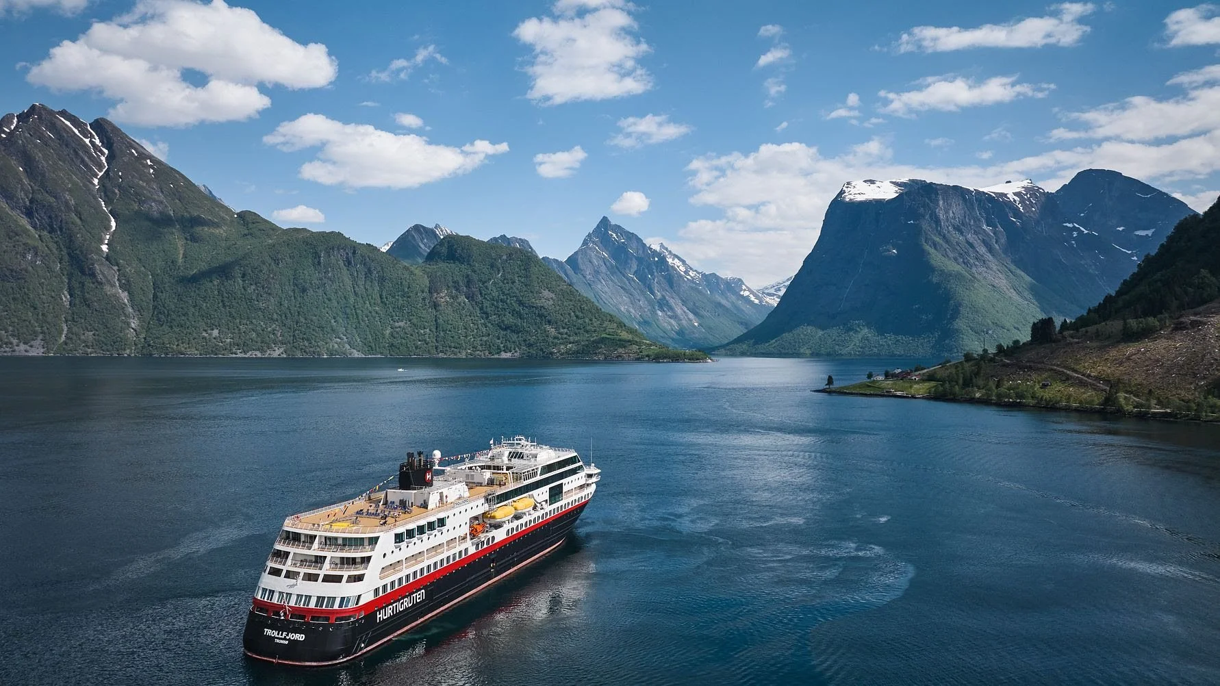 Hurtigruten MS Trollfjord in the Norwegian fjords. Photo: Kristian Dale.