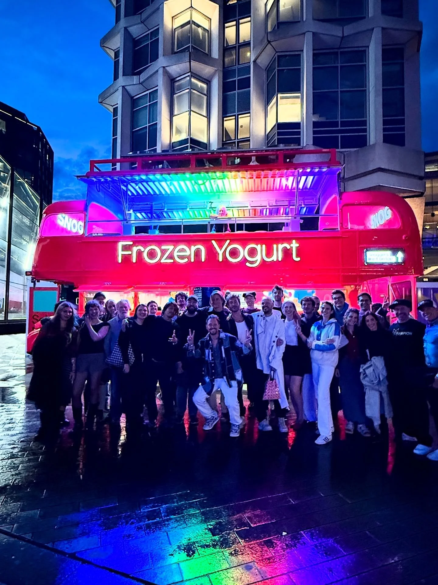 🥂 Huge thank you to @ifancyasnog for so generously hosting us for the most recent PLOP Open Studio afterparty! 🍦 

The best frozen yoghurt and service in London!

Celebrating @maciej.kosc and @tallevitt ✨ 

#snog #london #centrallondon #frozenyoghu