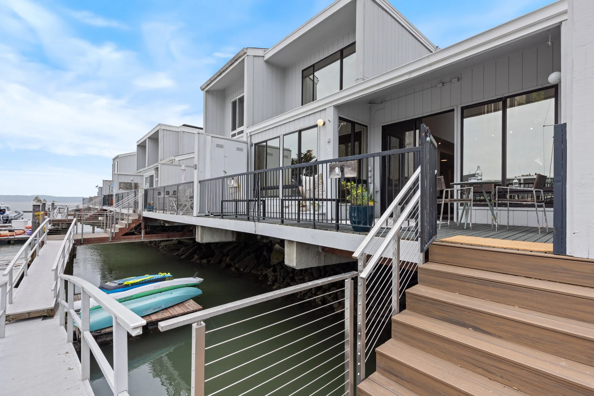 312 Tideway Dr, Alameda