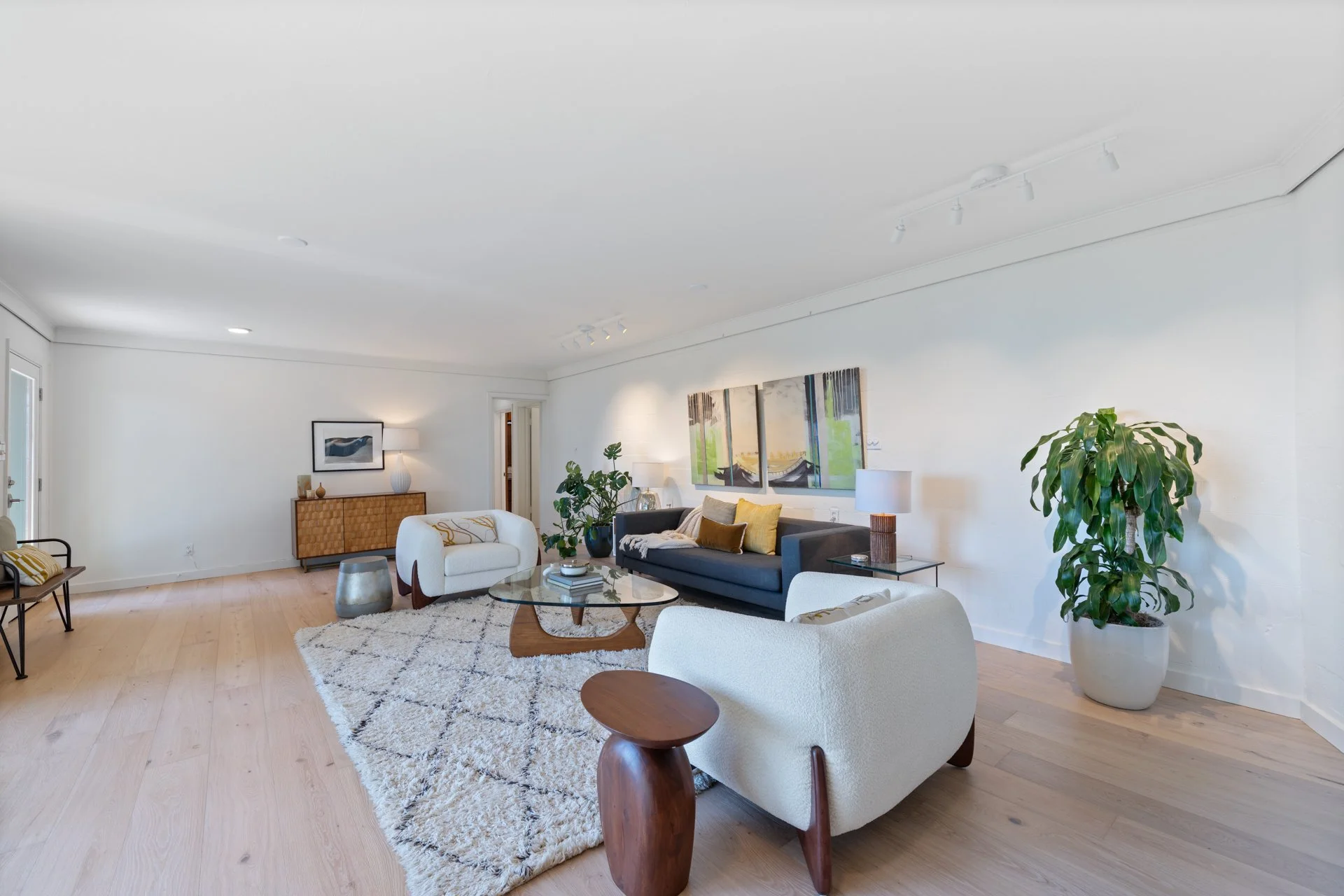 100 Avenida Dr