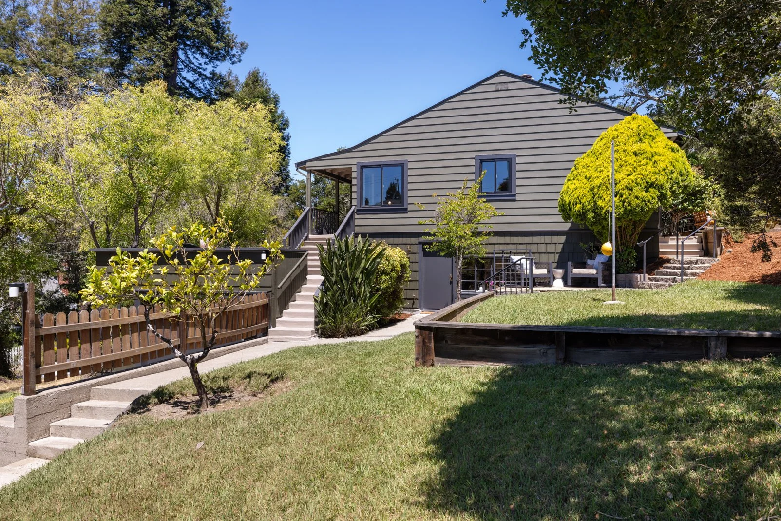 371 Rugby Ave