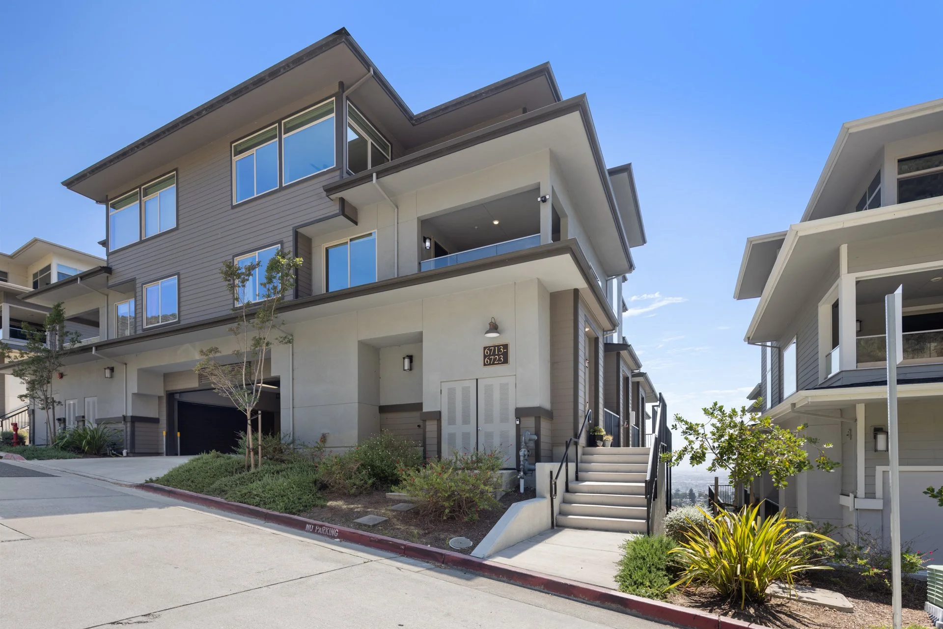6713_Skyview_Dr_Oakland_CA_94605_Web_MLS_72ppi-1.jpg