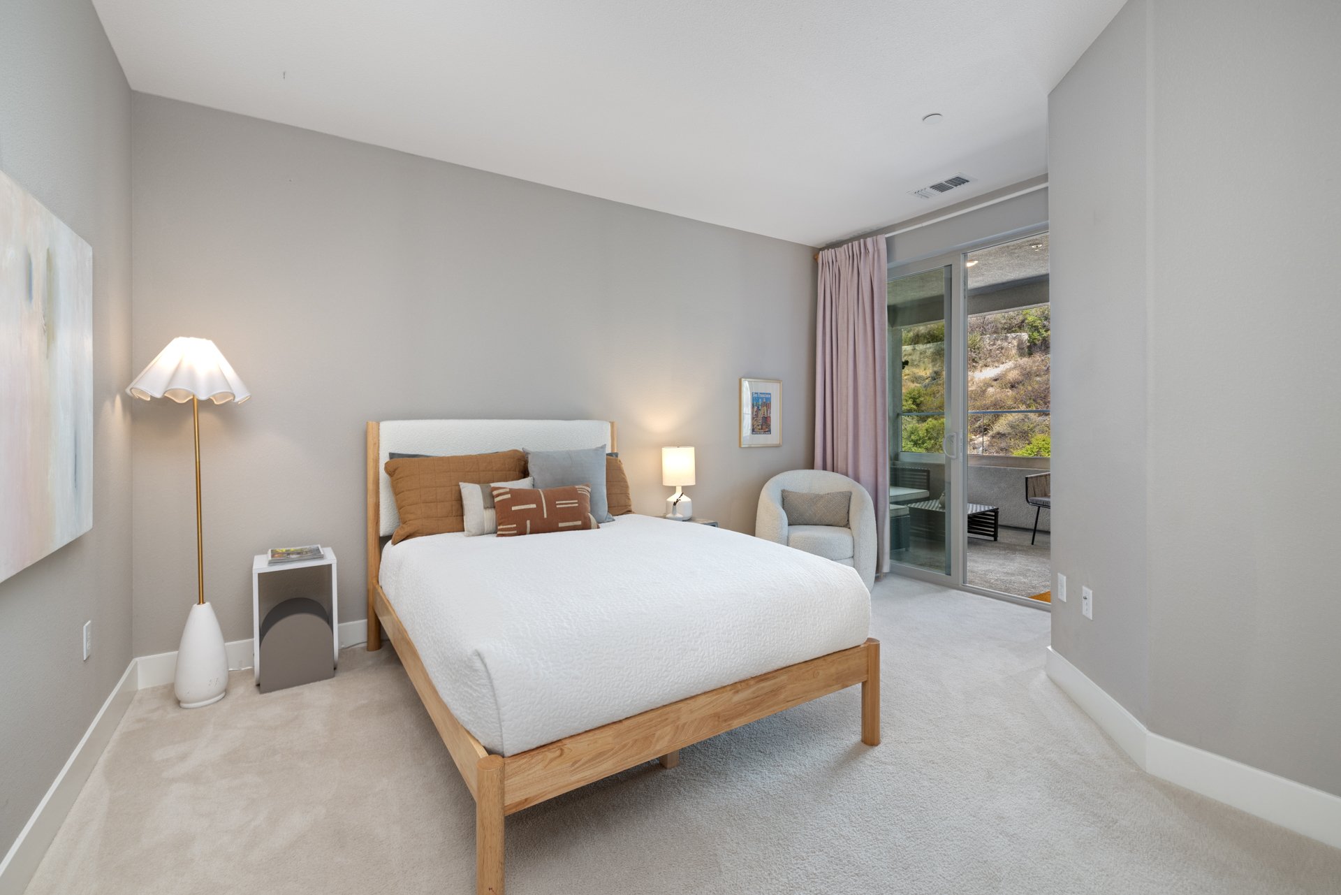 6713_Skyview_Dr_Oakland_CA_94605_Web_MLS_72ppi-13.jpg
