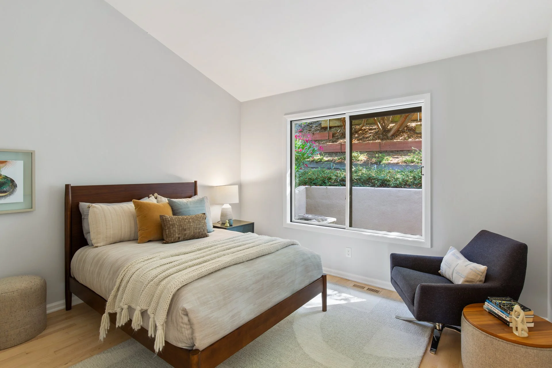 25_Captains_Cove_Oakland_CA_94618_Web_MLS_72ppi-28.jpg
