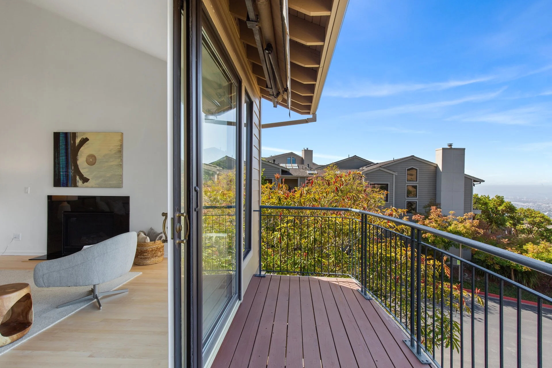 25_Captains_Cove_Oakland_CA_94618_Web_MLS_72ppi-11.jpg