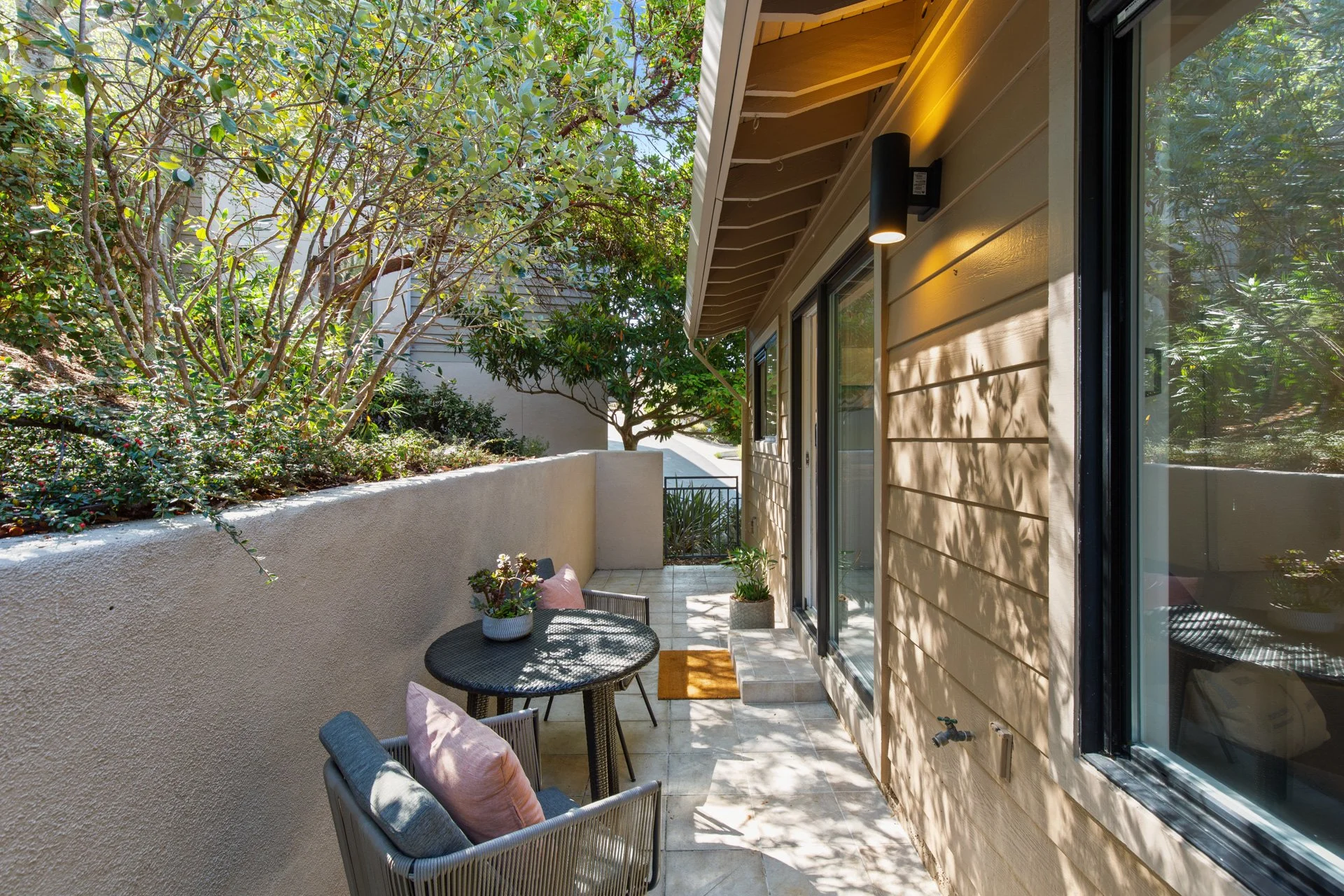 25_Captains_Cove_Oakland_CA_94618_Web_MLS_72ppi-26.jpg