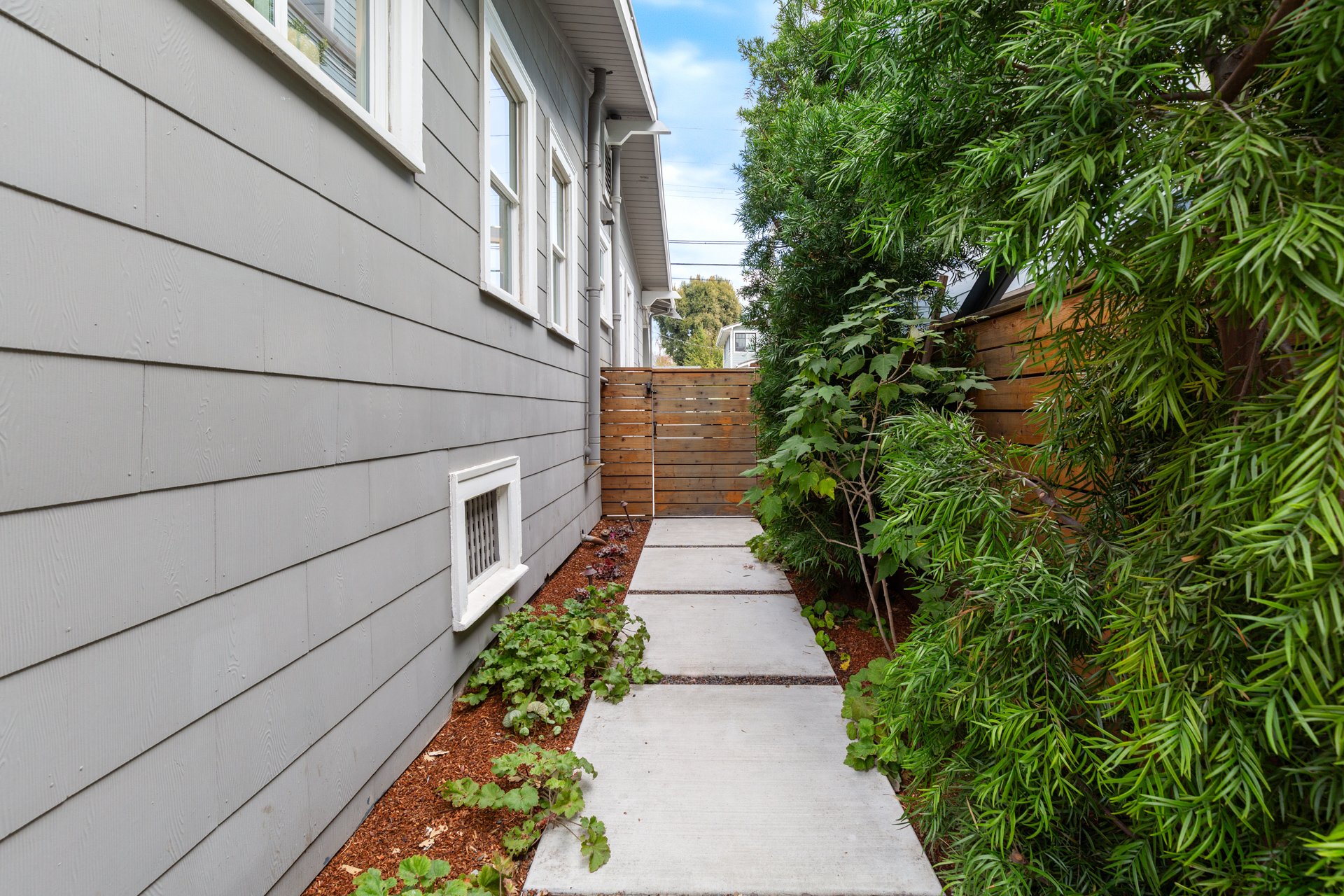 1048_Kains_Ave_Albany_CA_94706_Web_MLS_72ppi-41.jpg
