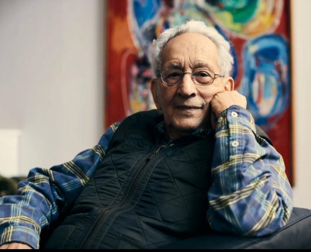 The Foundation for Art and Preservation in Embassies is profoundly saddened to learn of the death of artist Frank Stella. FAPE met Frank 35 years ago through our Founding President, Wendy Luers, and her husband, Ambassador William Luers.
 
Thanks to 