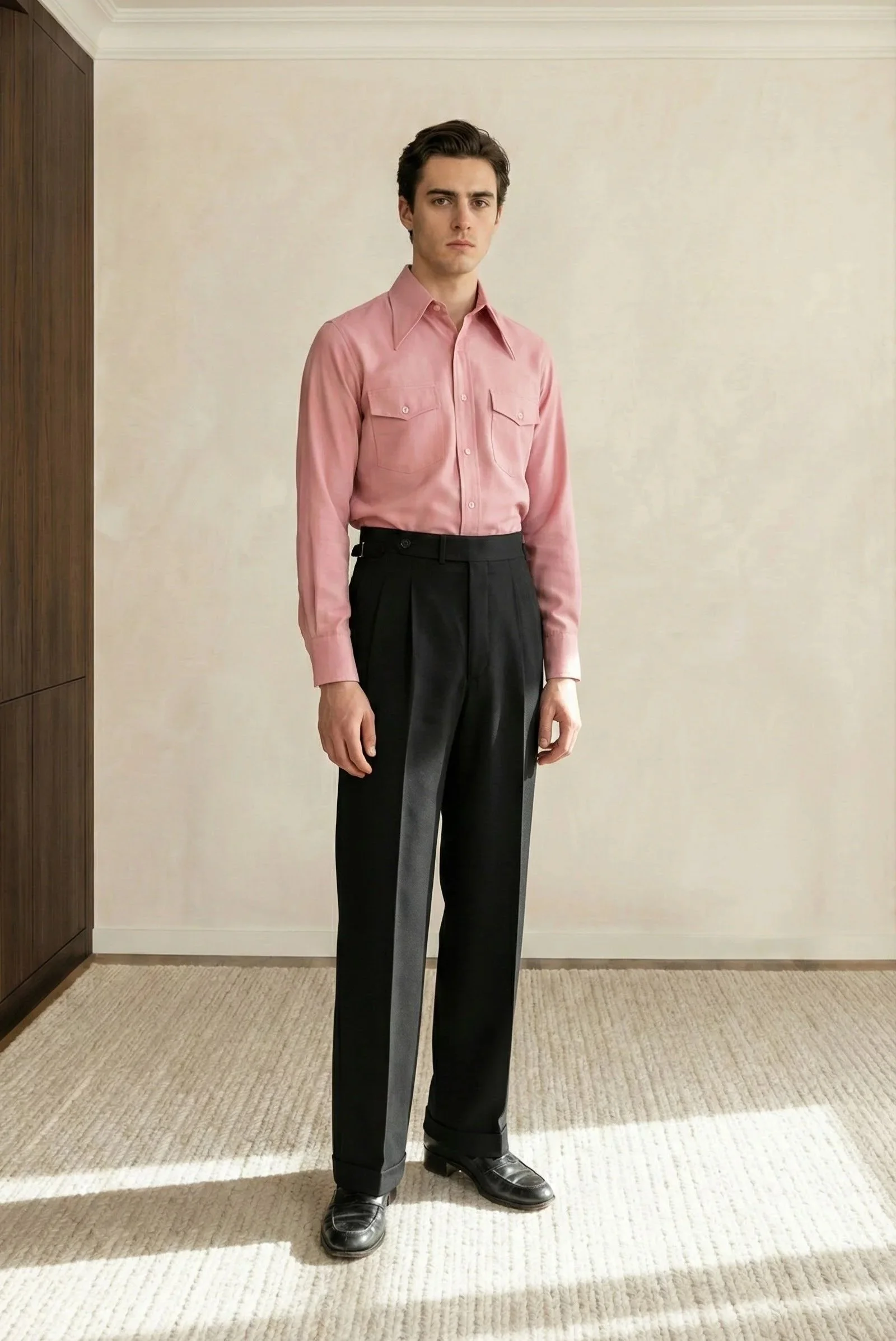 Pantalon noir en laine à ceinture ajusteurs