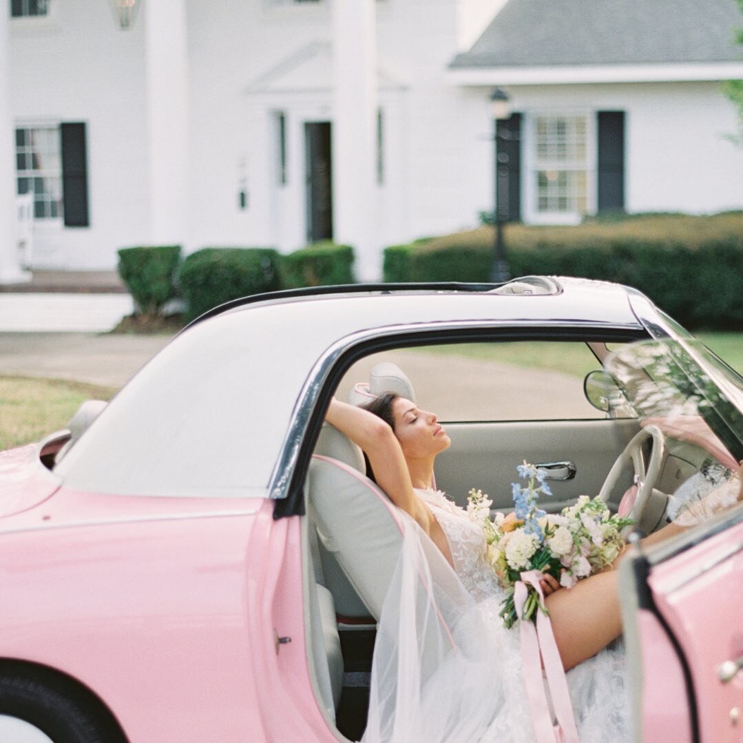A Pink Dream

Talk about southern charm! Our 1970&rsquo;s home is the perfect location for all of your 
fun, bridal portraits!

Visit our website to see more of our photo worthy sites!

www.thegracewoodmanor.com


Host, designer + planner: @cait