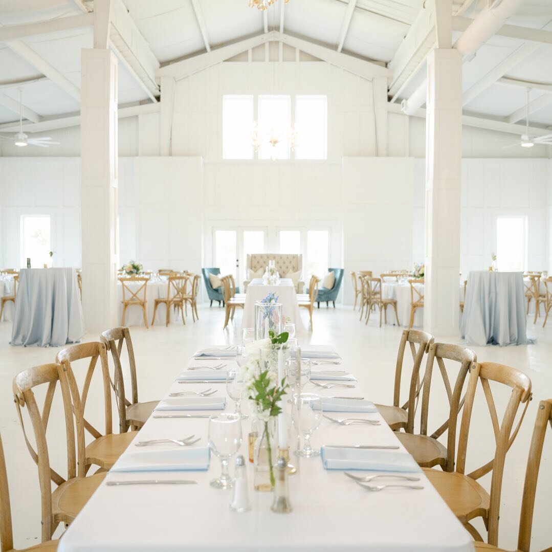Our 4,000 square foot reception hall includes tables and chairs with a guest 
capacity of 250! A gathering unlike any other! 

How would you decorate this space for you big day?


Photographer @brookeblane
Coordinator @alexandramadisonweddings