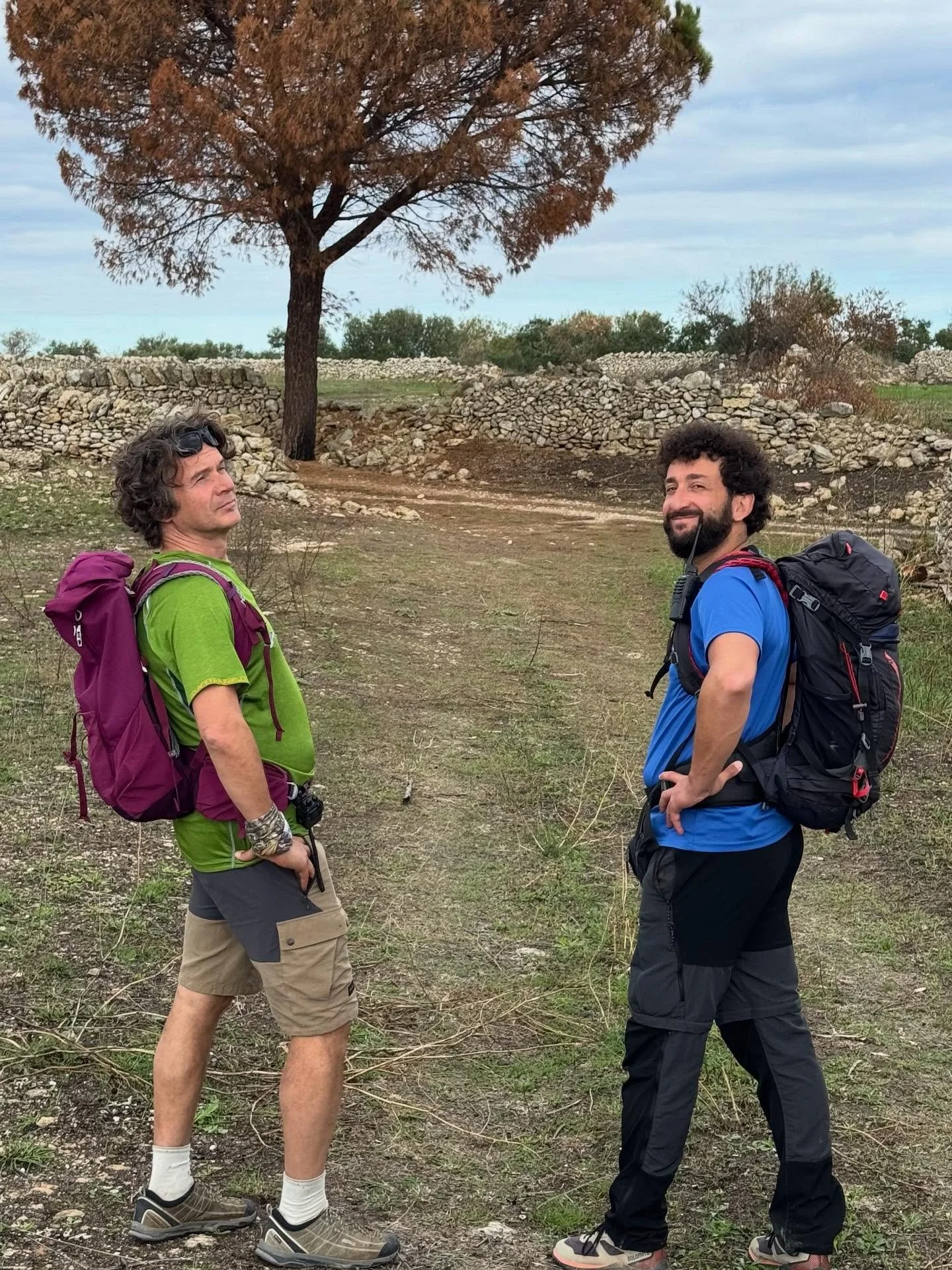 Marcello & Cosimo, our guides in Italy
Keeping us informed and entertained!
.
.
.
#italy🇮🇹 #puglia #takeawalk #offthebeatenpath #wander #explore #slowdown #useyourpassport #golocal #whatsonyourlist #findingcommonground
@country_walkers 
@heathe