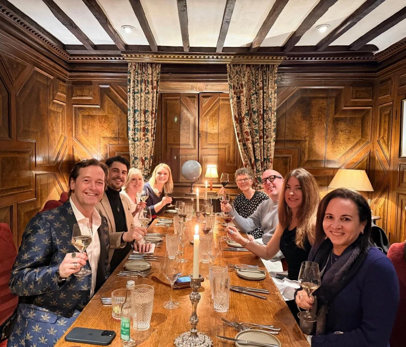 Dining in style at Amberely Castle 

A medieval castle built in 1103, 
we dined on food fit for queens and kings
.
.
.
#castledining #uk🇬🇧 #sleepinacastle #justgo #useyourpassport
@amberleycastlesussex 
@selectedescapes 
@luxuryvacationsuk 
@heathe