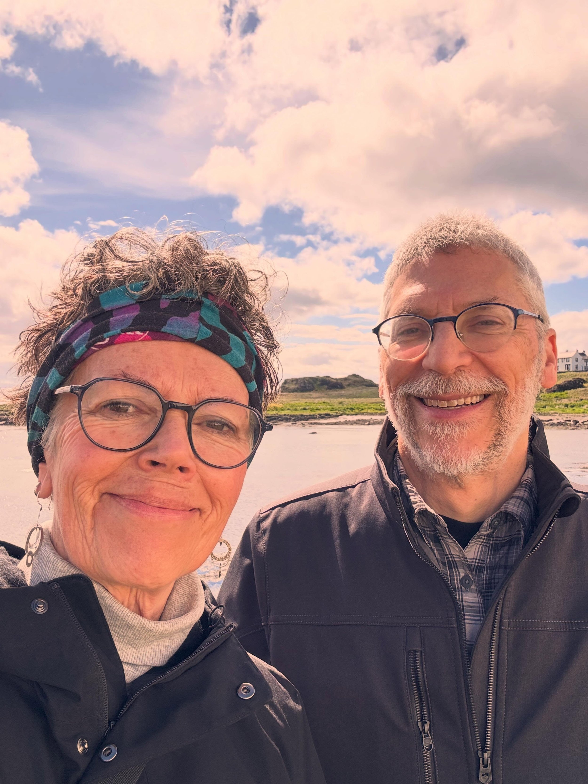 Time to go home after a fun, windy week on Islay! Lots of walking, sheep, whisky and Scottish hospitality🏴󠁧󠁢󠁳󠁣󠁴󠁿
.
.
.
#offthebeatenpath #explore #justgo
@greatbritainandirelandtravel 
@heatherrobinsontravel