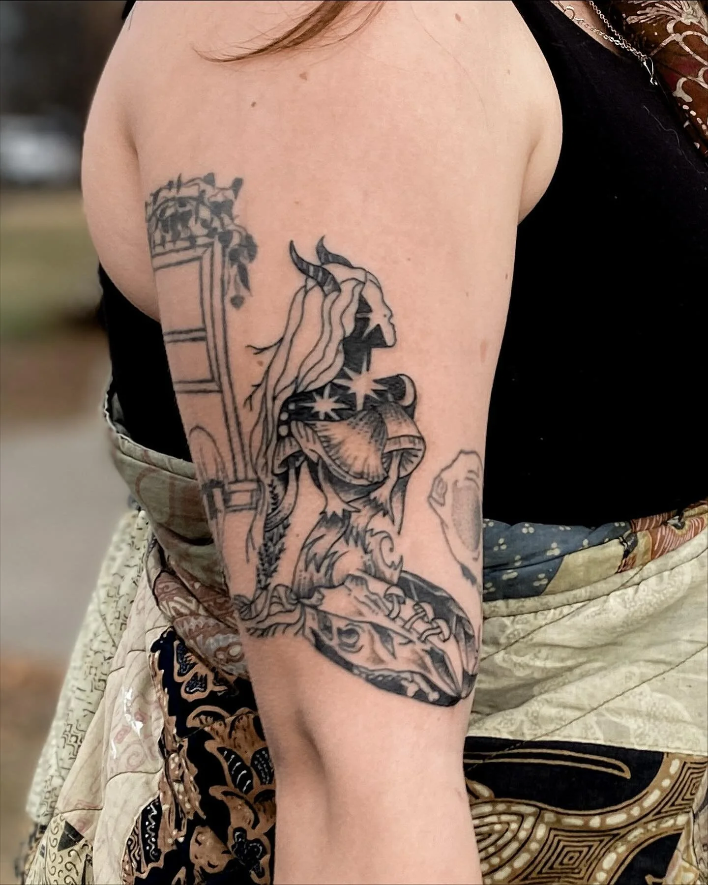 Tis the season! 🧙&zwj;♀️🍁🍄 Ready to tattoo some mushrooms and bones and goddesses and herbs and foliage let&rsquo;s get weiiiiird! 

I have space open in October and am down to talk about ANY of your ideas really, but especially feeling the witchy