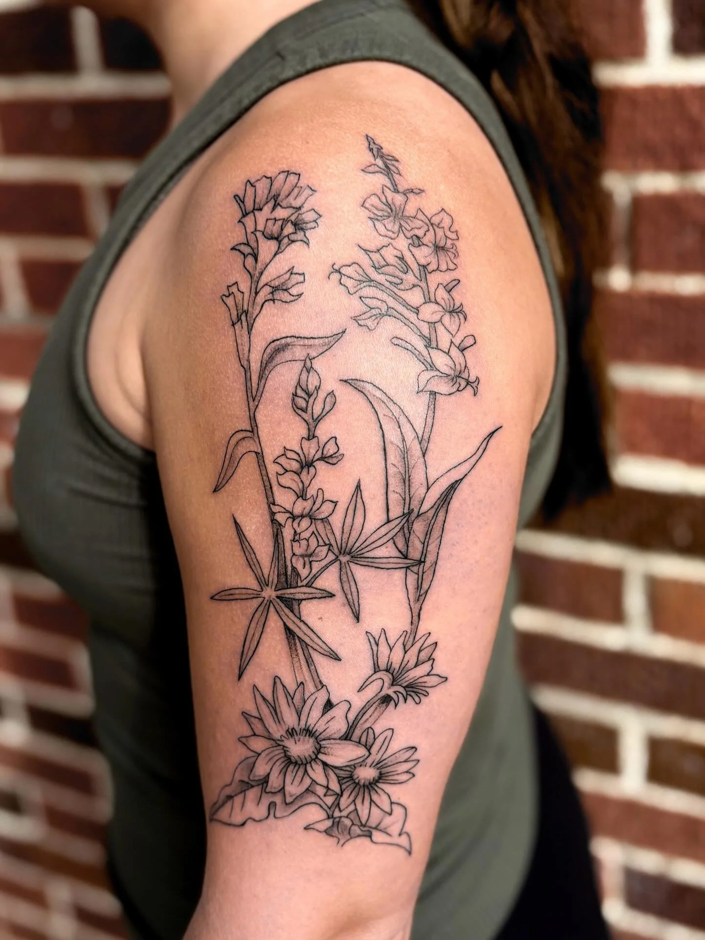 When this Salmon, Idaho native came to me wanting a tattoo design of wildflowers that would remind her of home, I was like, &lsquo;heck yeah I can do that, I mean I just spent

a month at an artist residency in the Idaho wilderness and

6 summers gui