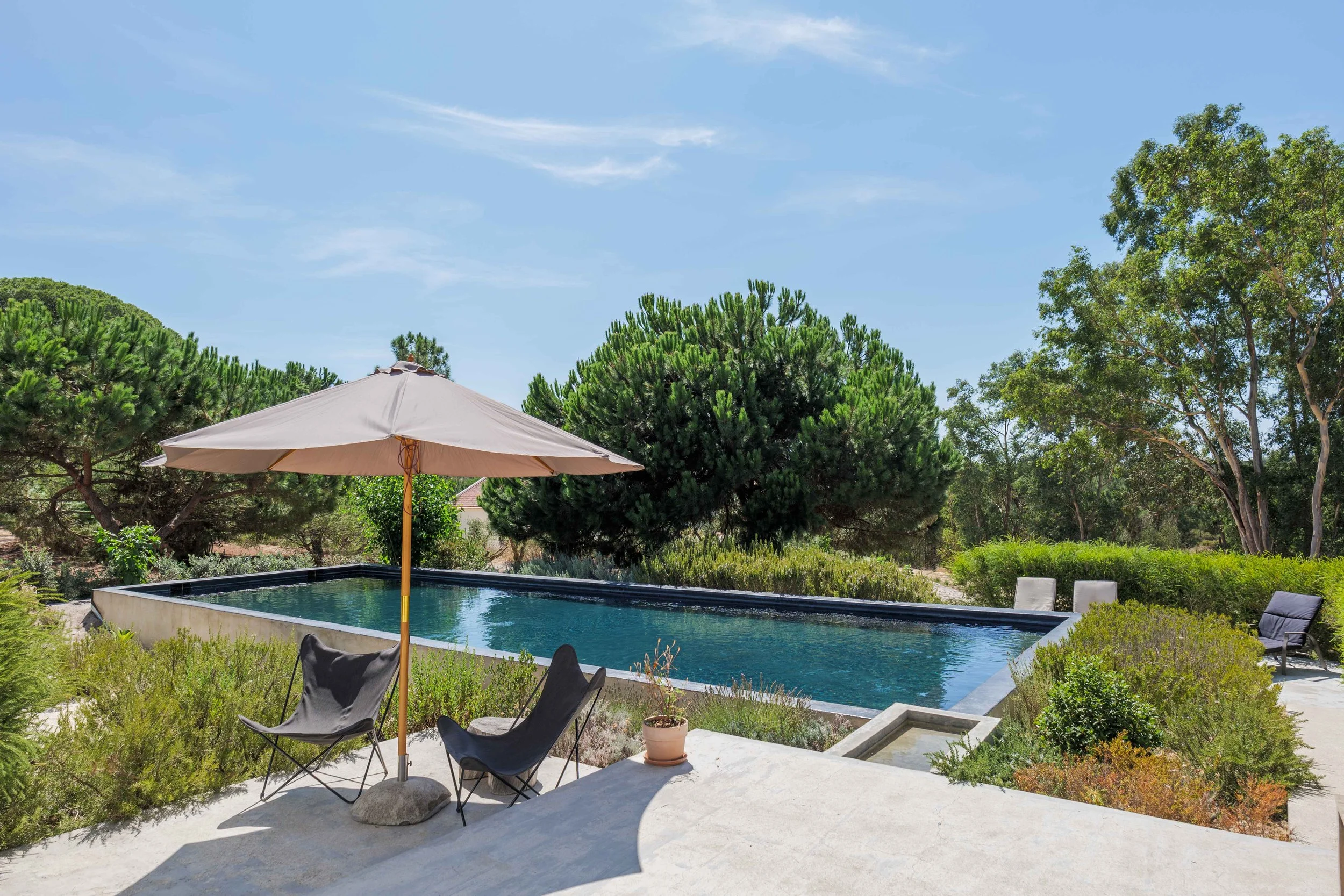 Mannaz_PoolArea_4.jpg