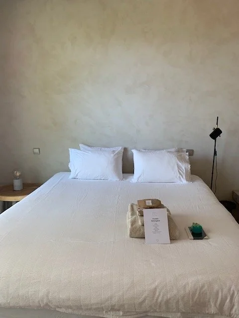 Mannaz_Bedroom_1.jpeg