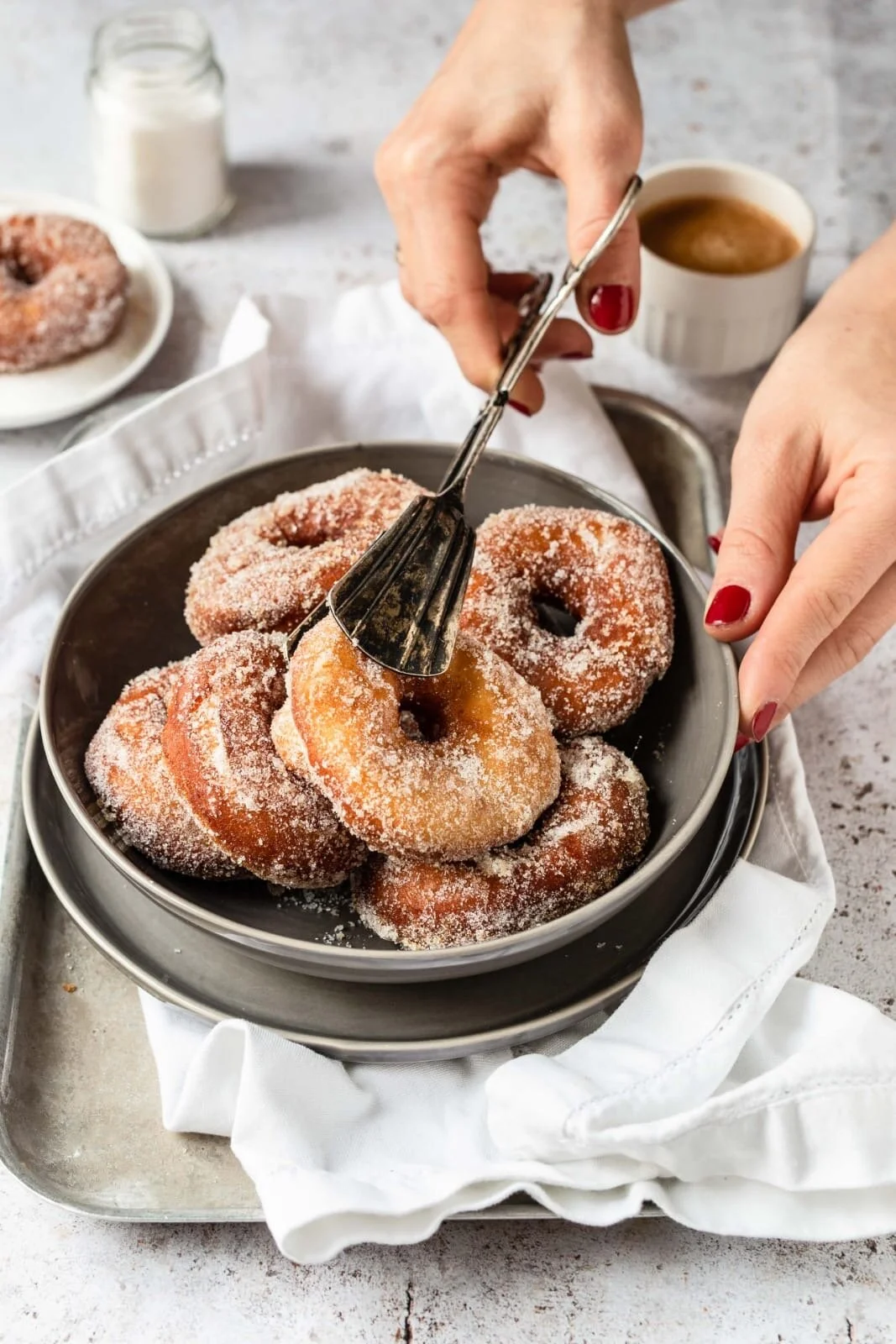Donuts mit Zimt &amp; Zucker - ganz einfach zubereitet