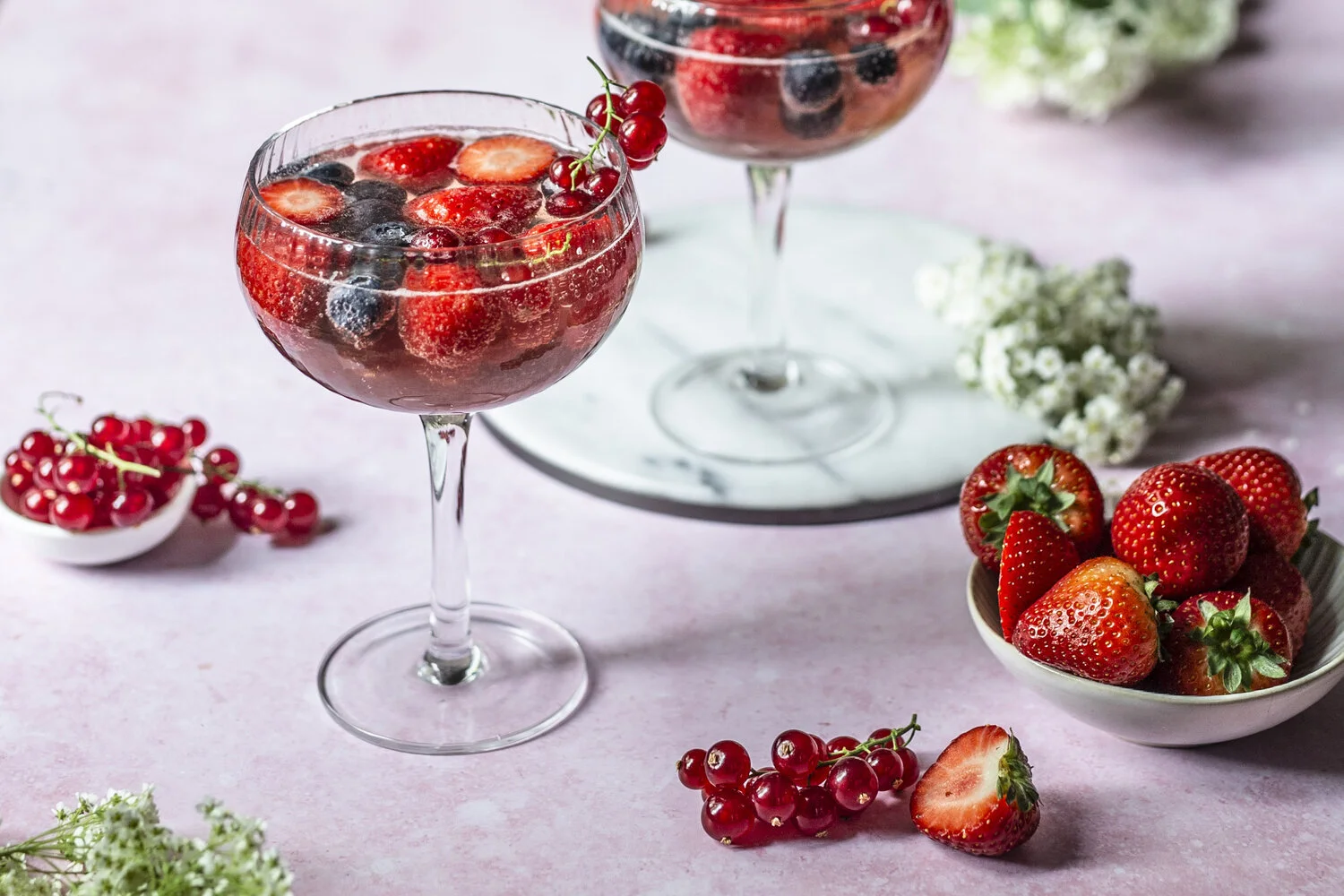 Erfrischende Erdbeer Bowle