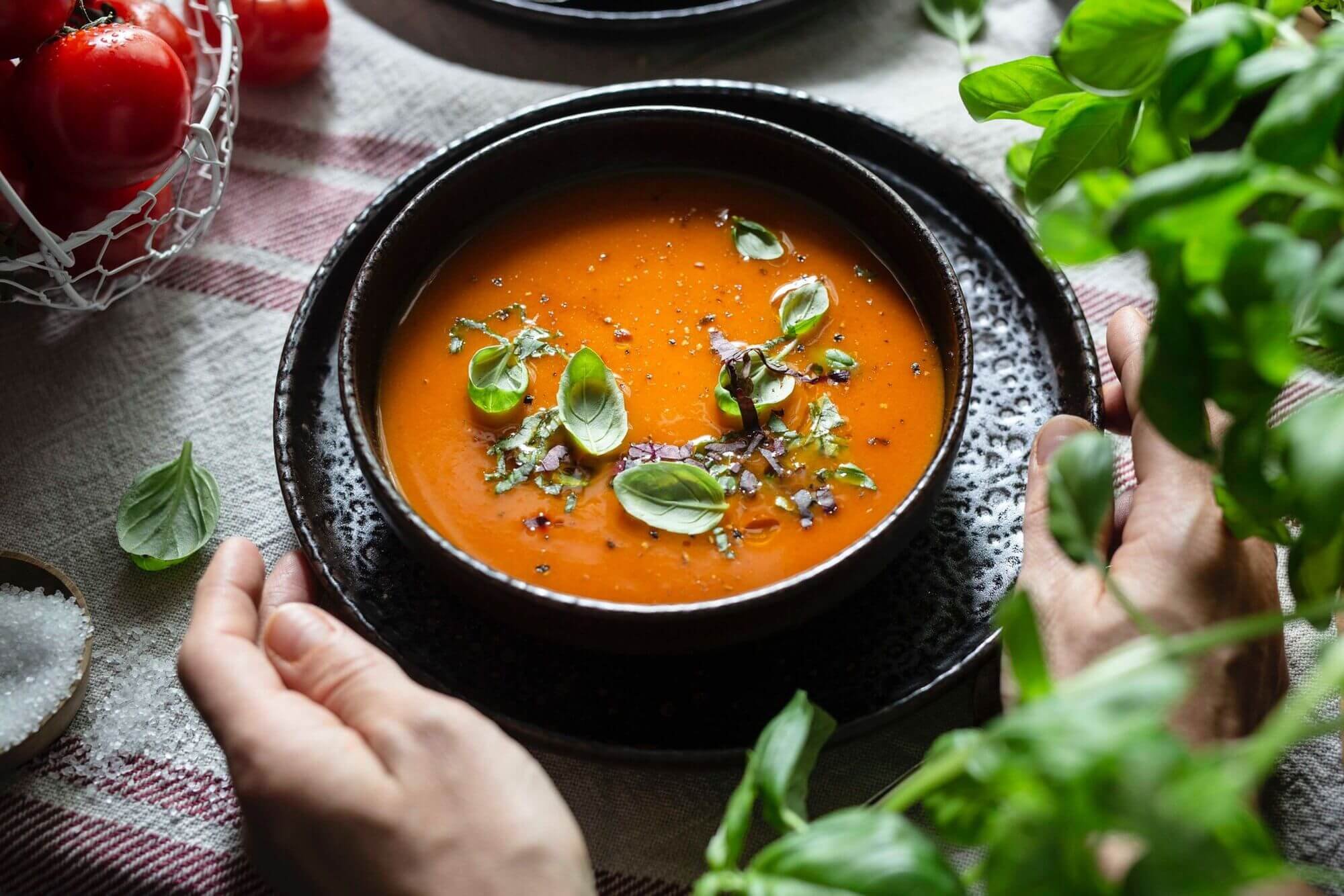 Italienische Tomatensuppe aus frischen Tomaten - Klara &amp; Ida