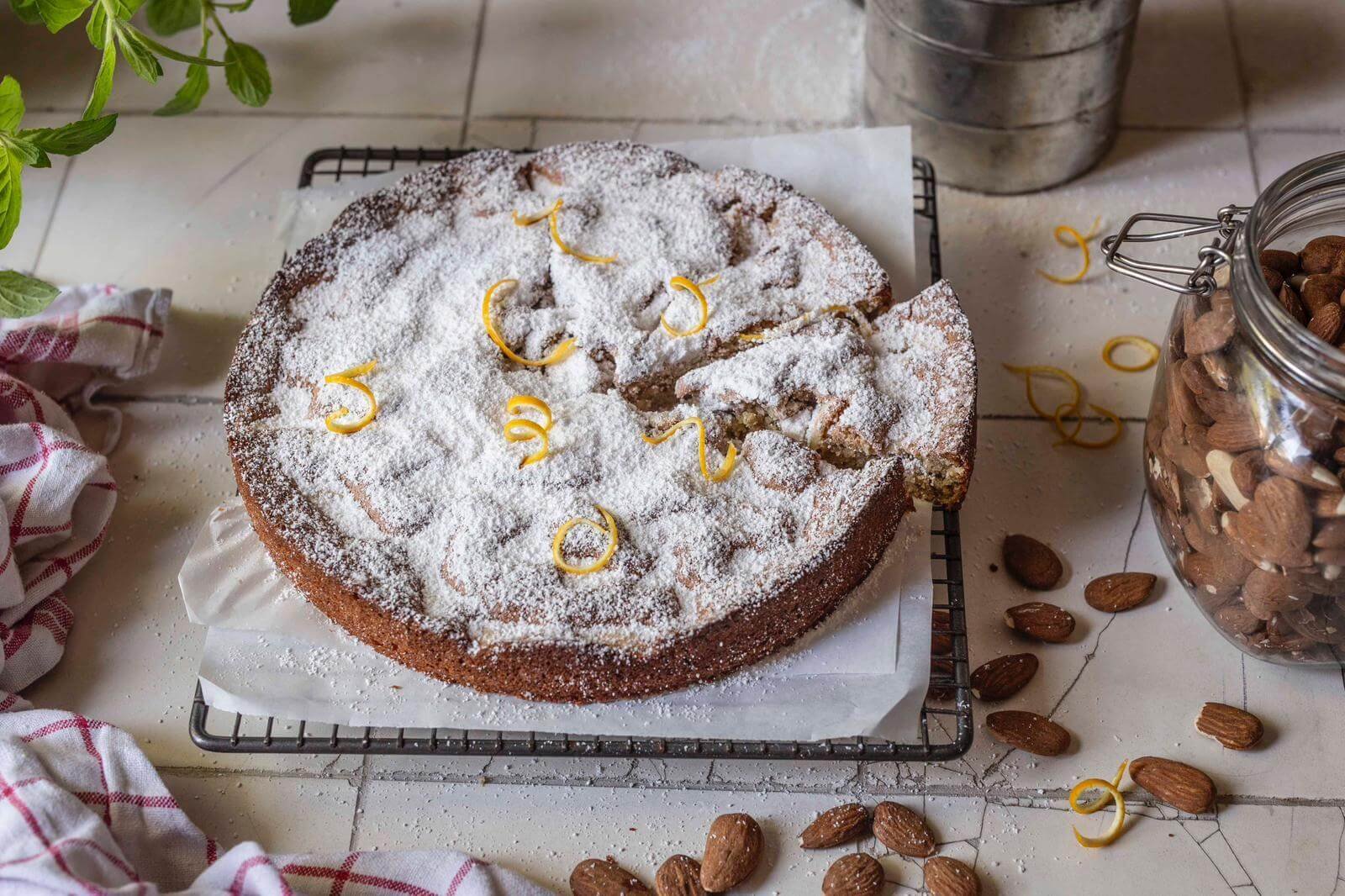 Mallorquinischer Mandelkuchen ohne Mehl - Klara &amp; Ida