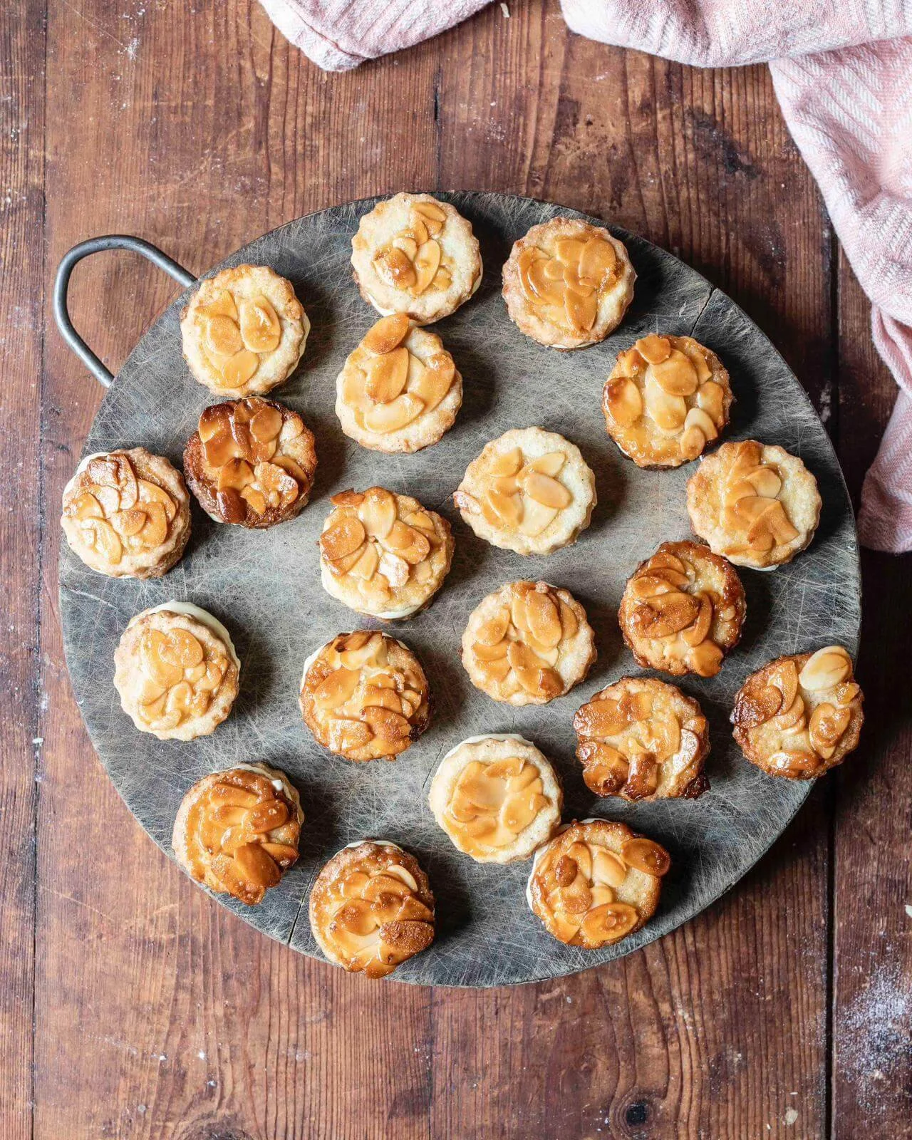Bienenstich Plätzchen für Weihnachten - Klara &amp; Ida