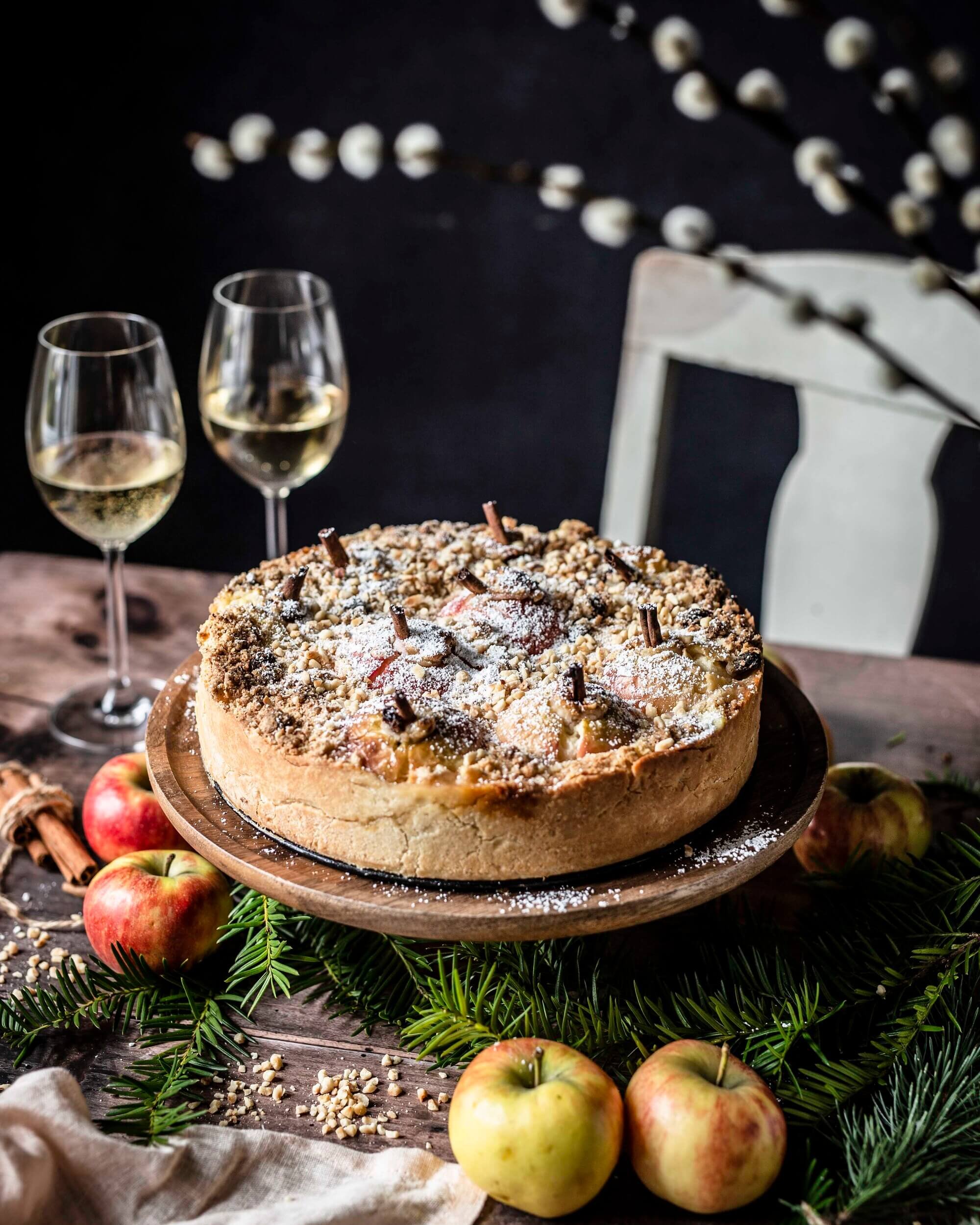 Bratapfel Kuchen mit Vanillepudding und Marzipan - Klara &amp; Ida