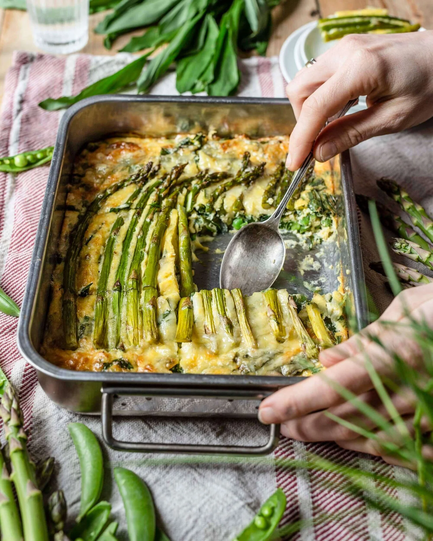 Ofen Frittata mit Spargel und Bärlauch - Klara & Ida Ofen Frittata mit Spargel und Bärlauch - Klara & Ida