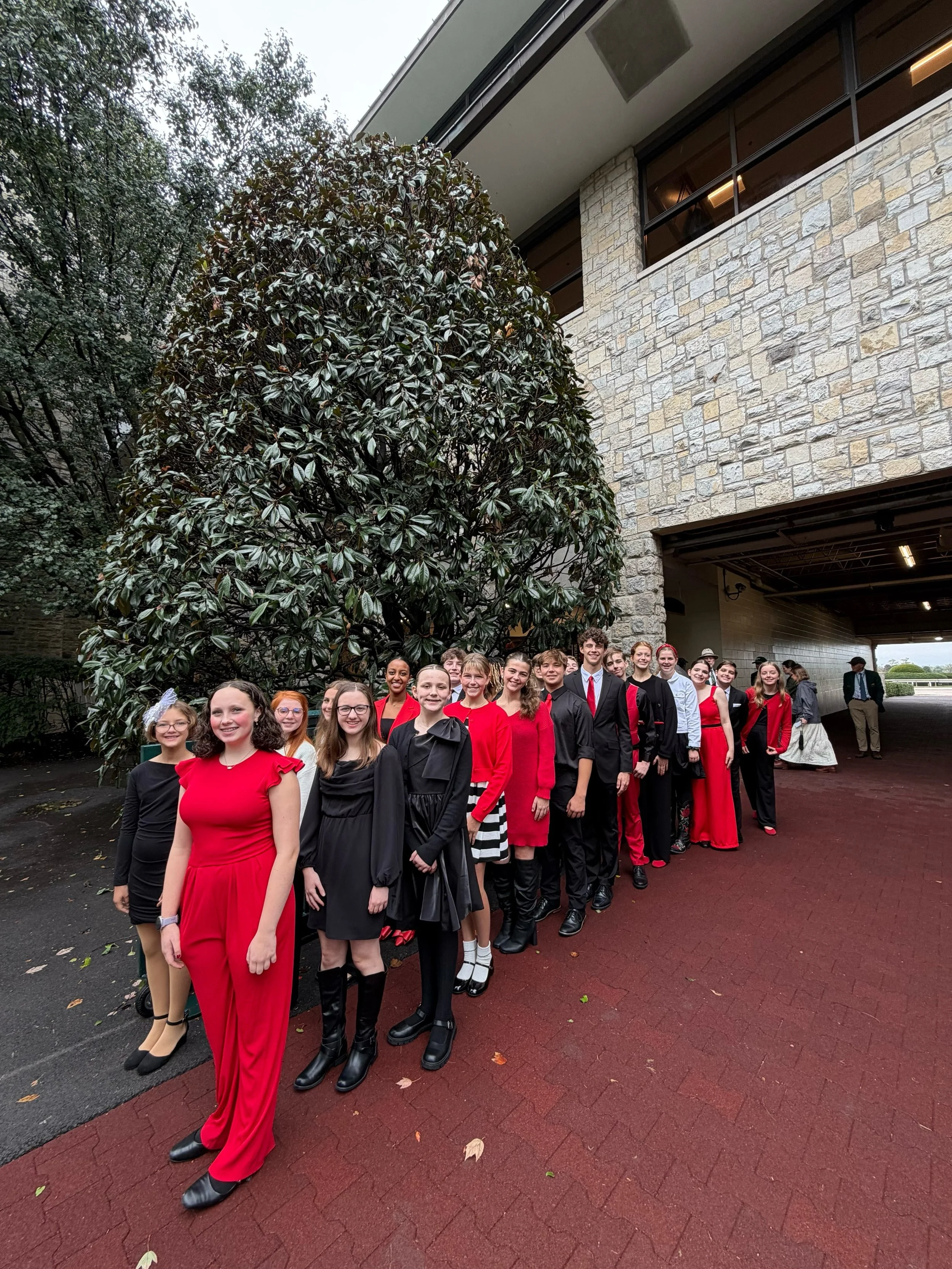 This Week at The Lex!

🏇Our Pre-Professional Company had a blast performing the National Anthem at Keeneland! Thank you for having us, @keeneland!

🏫Co-Founder and Artistic Director Lyndy Franklin Smith led a special leadership workshop with studen