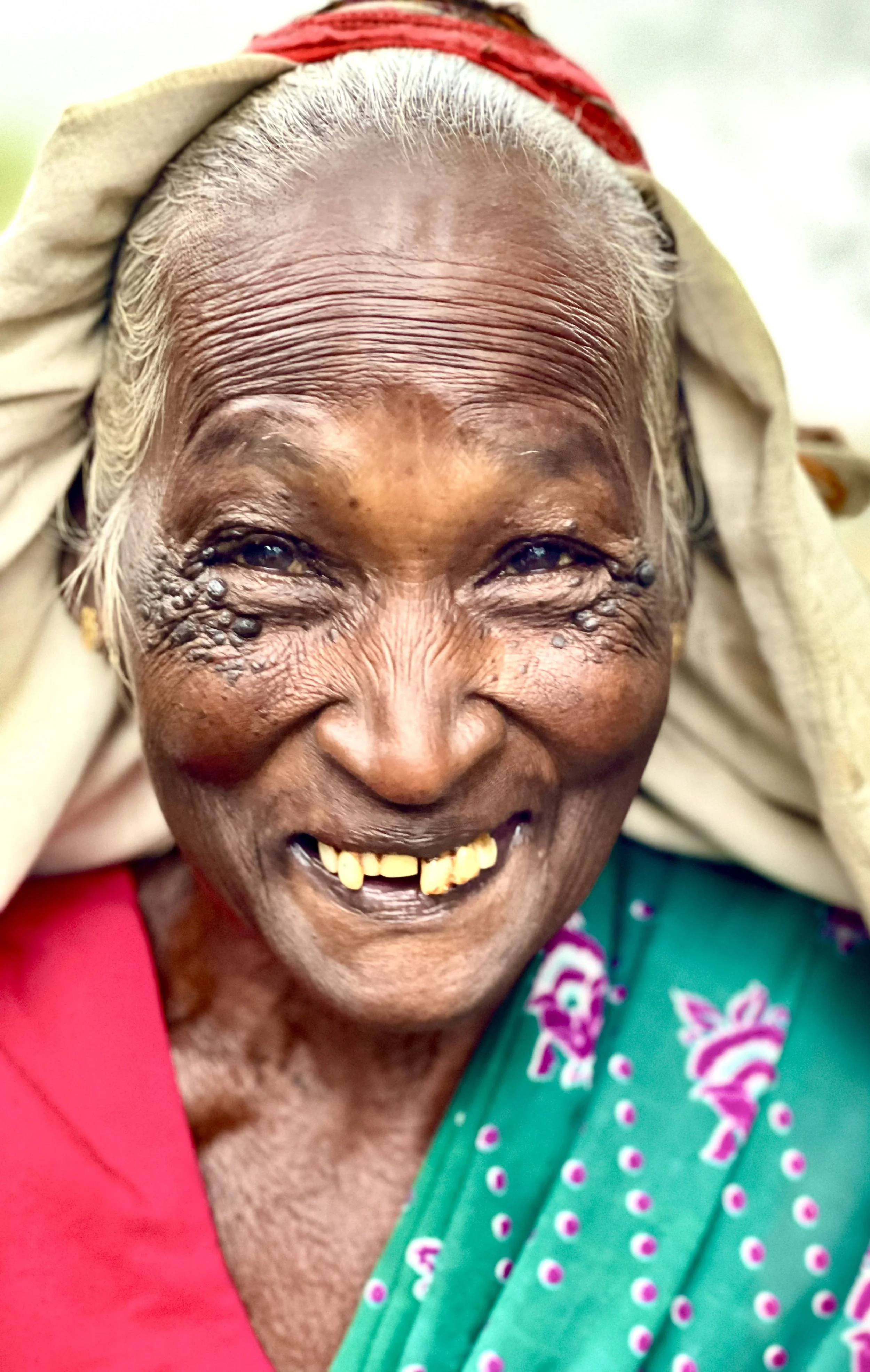 Sri Lankan Tea Lady Laughter.jpeg