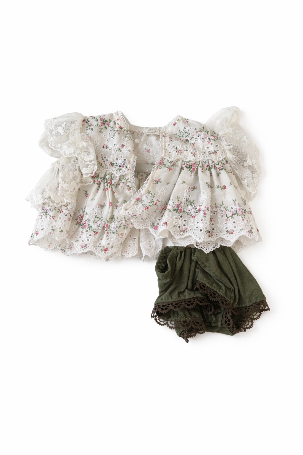 J-NB-White Lace Top and Green Bloomers.png
