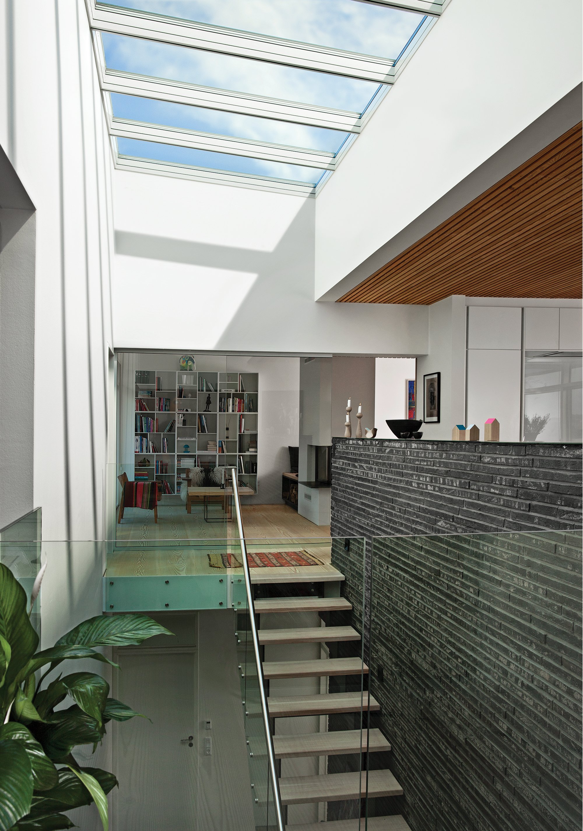Application-interior-stairwell-3856-Skylights-vms-Small-Spaces-0621.jpg