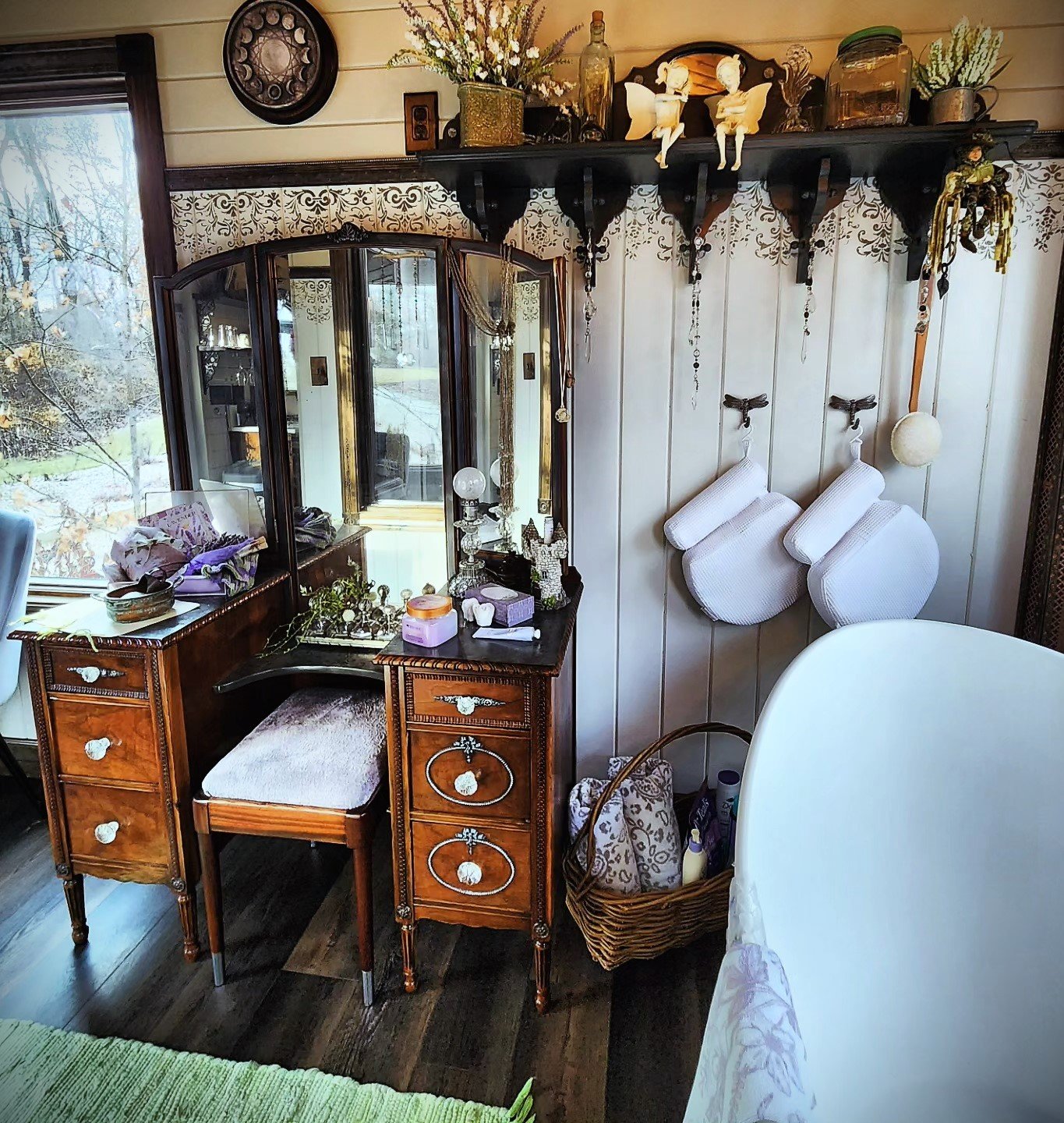 lavender dressing table.jpeg