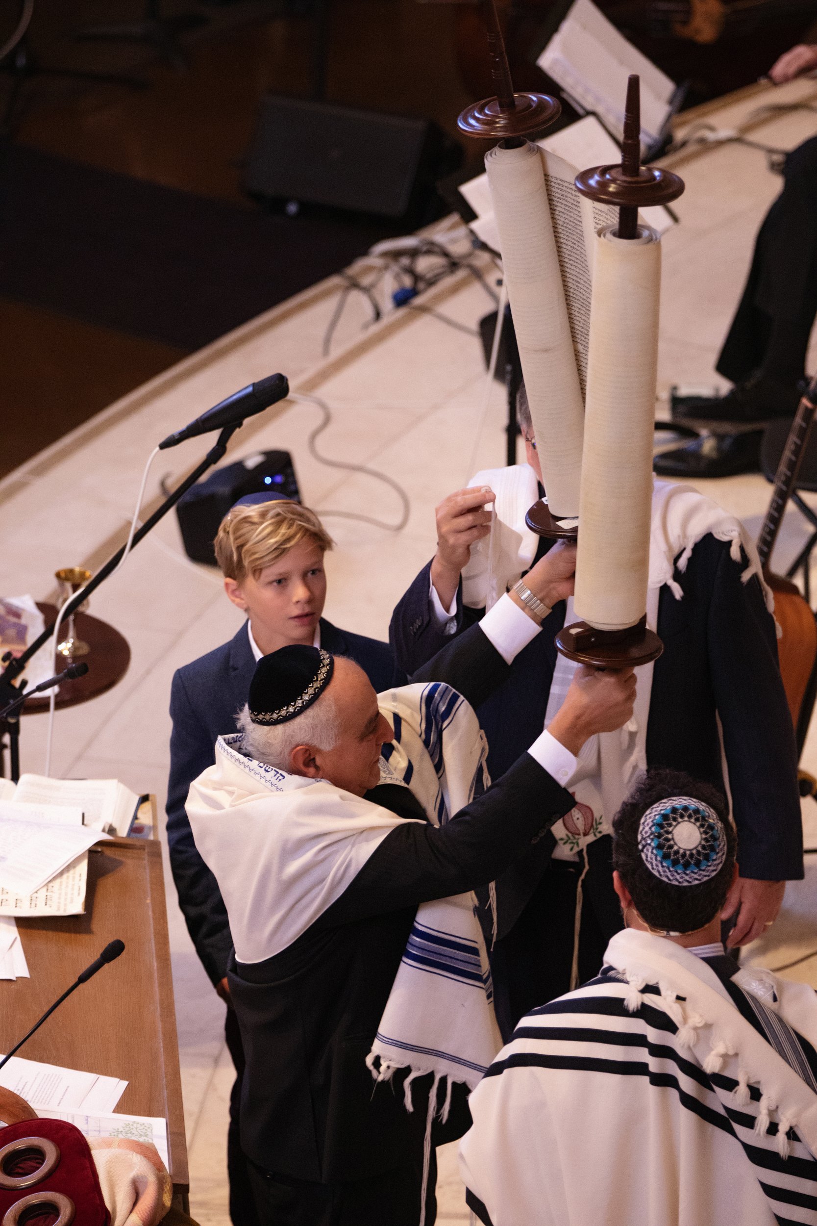 michael-boussina-barmitzvah-ceremony-0023.jpg