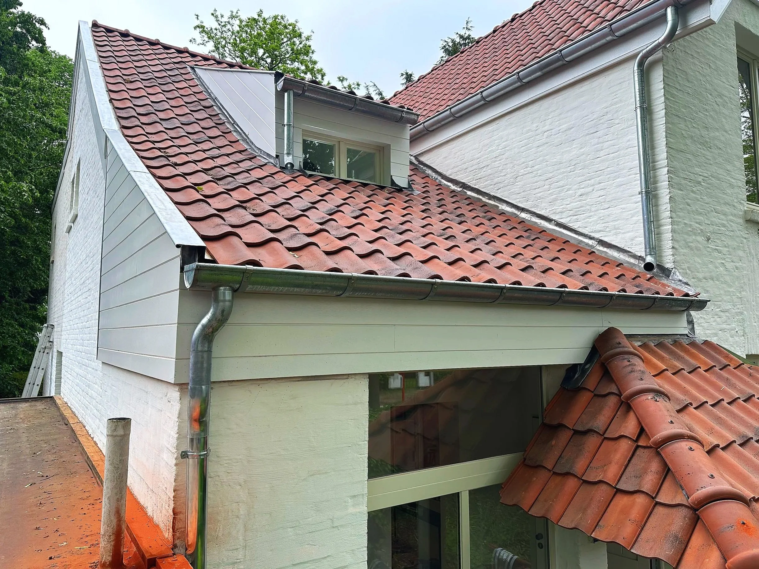Dakwerken in Geel