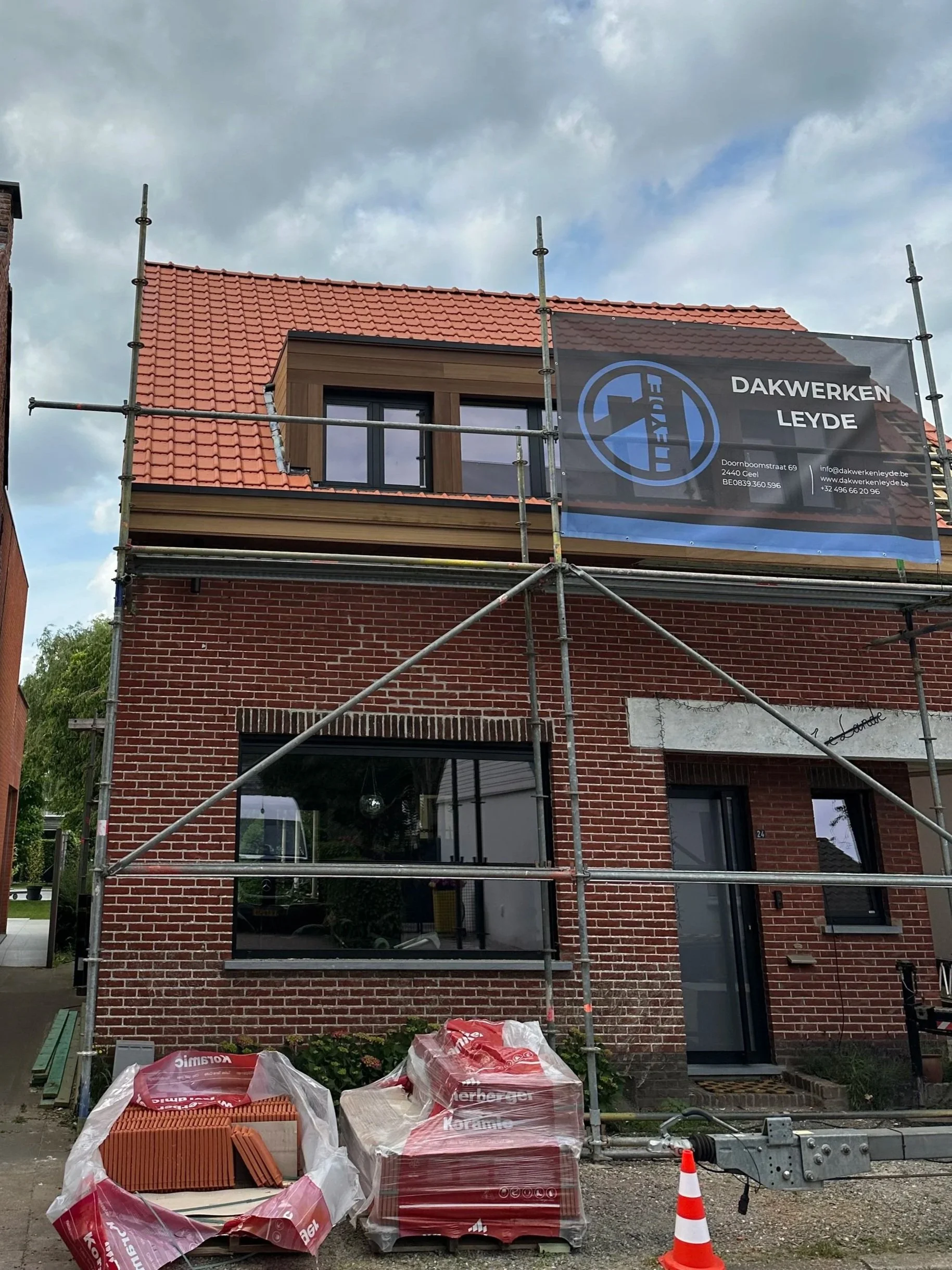 dakwerken in Zammel