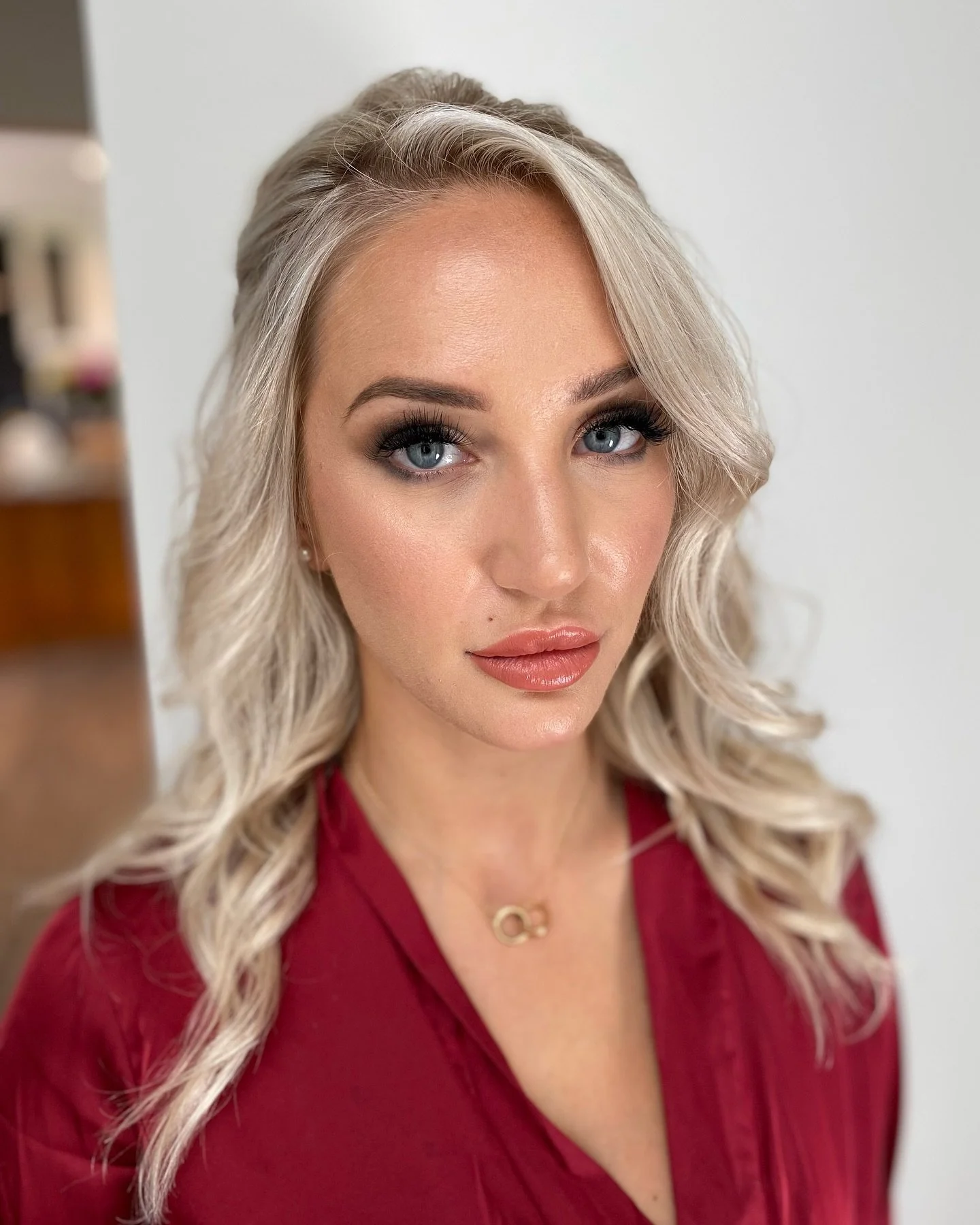 Glowy skin and smoked out eyes for the sister of the bride ✨

Makeup &amp; Hair by @eastbeautybar 

My goal is to make you look and feel like YOU at your special events. 

For Bookings:
💌 hello@eastbeautybar.com

#eastbeautybar #vancouver #vancouver