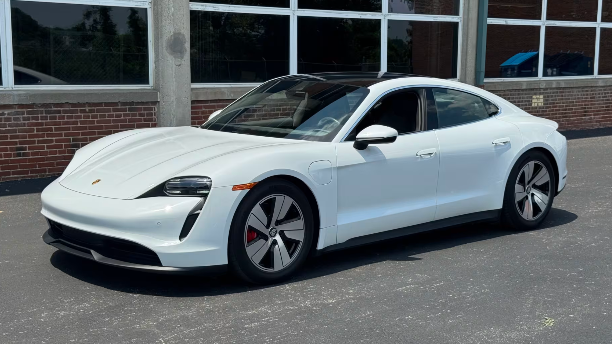 2020 Porsche Taycan 4S (Lot S162)