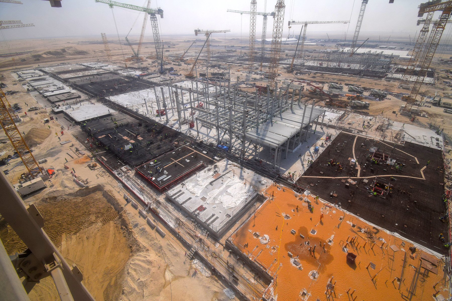 Stargate UAE 3.jpg