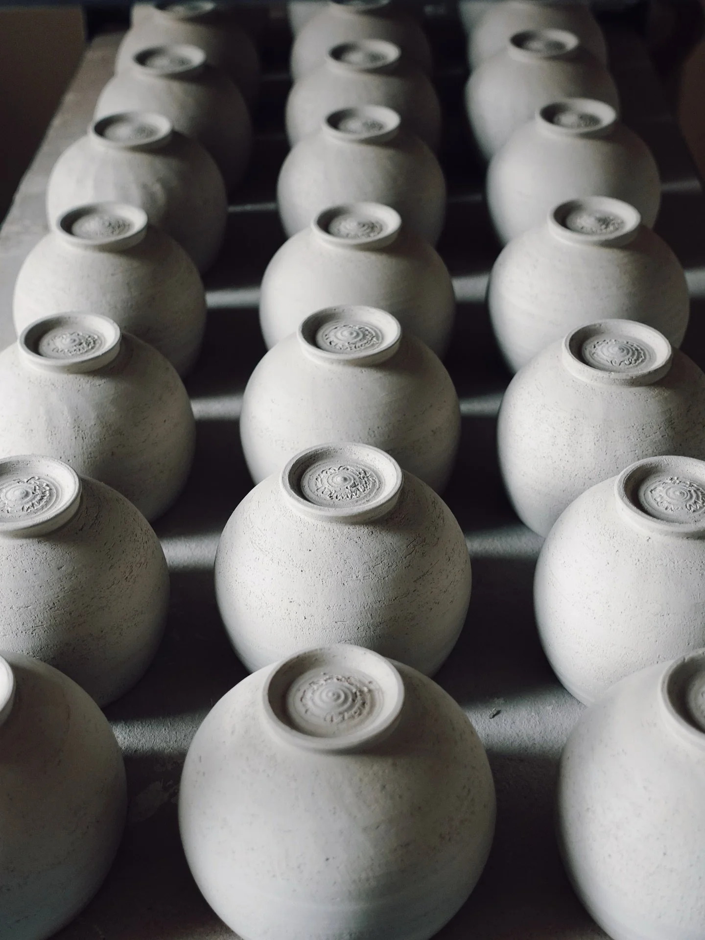 Making a Nebula Round Cup from Start to Finish, 
out now on YouTube 🎥

#pottery #handmadeceramics #ceramics #collectableart #collectables #designmiami #artbasel #ceramicstudio #stonewareceramics #japanesepotter #陶芸 #陶芸家 #陶芸作家 #うつわ #陶器 #ceramicart #c