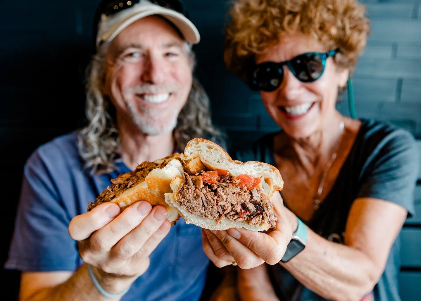 🍂✨ Cozy season calls for comfort food made easy! Whether you&rsquo;re craving something fresh, warm, or quick to take home, Belmont Shore has plenty of local favorites ready for you to Grab &rsquo;n Go:

🍗 Ribbro
🍔 The Win~Dow
🥙 Nick the Greek
🍣