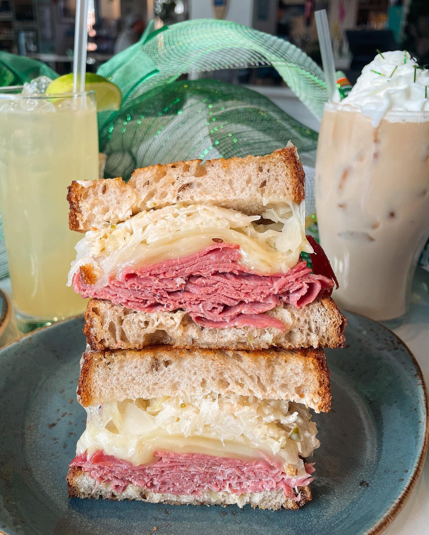 Happy St Paddy&rsquo;s Day to all you lucky tomatoes 🍅 🍀 its time to get #coveredincornbeef. St. Paddys day specials running all weekend for any playful leprechauns. 
👉🏼Ruby&rsquo;s Reuben- available all day until 9pm Fri+Sat &amp; Sunday until 4